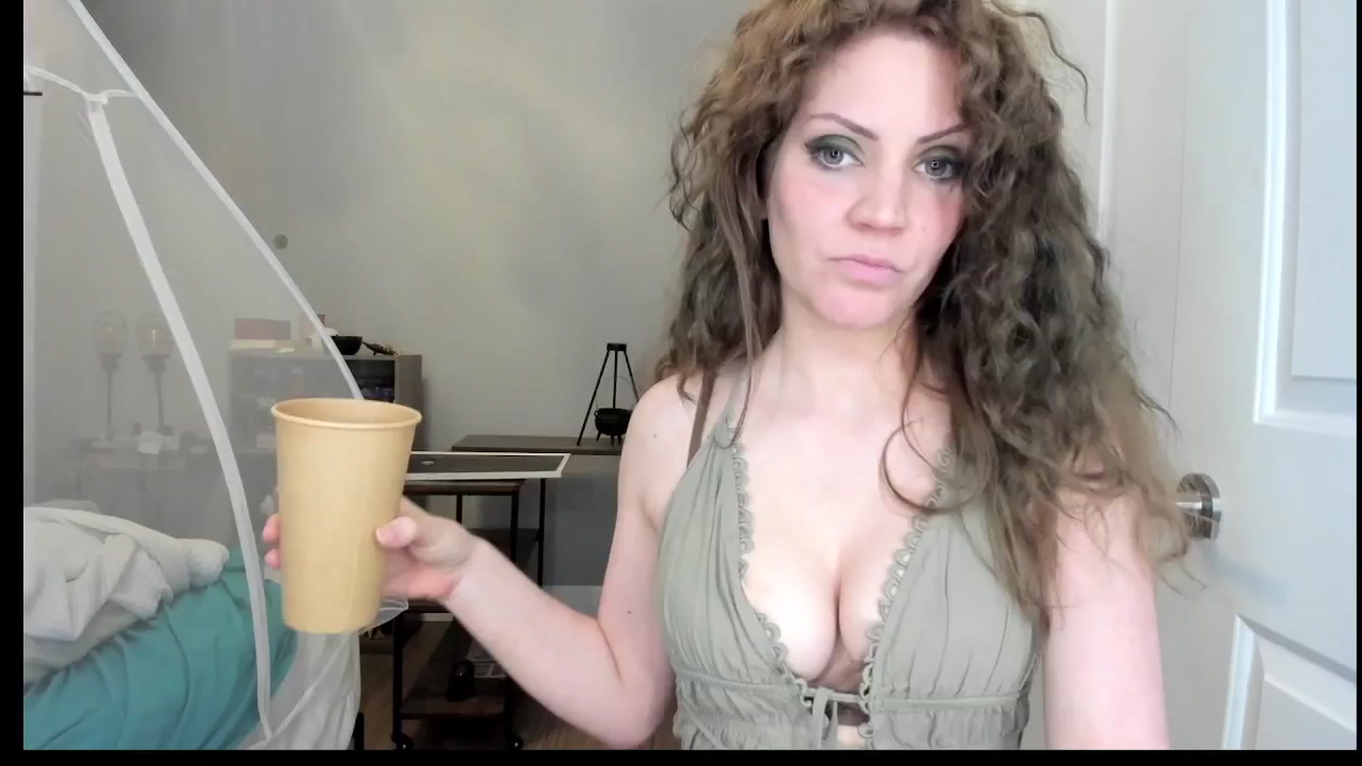 Gallery image thumbnail from Laurel's myfreecams stream on, 05/05/2025, 04:39 image 14 of 20