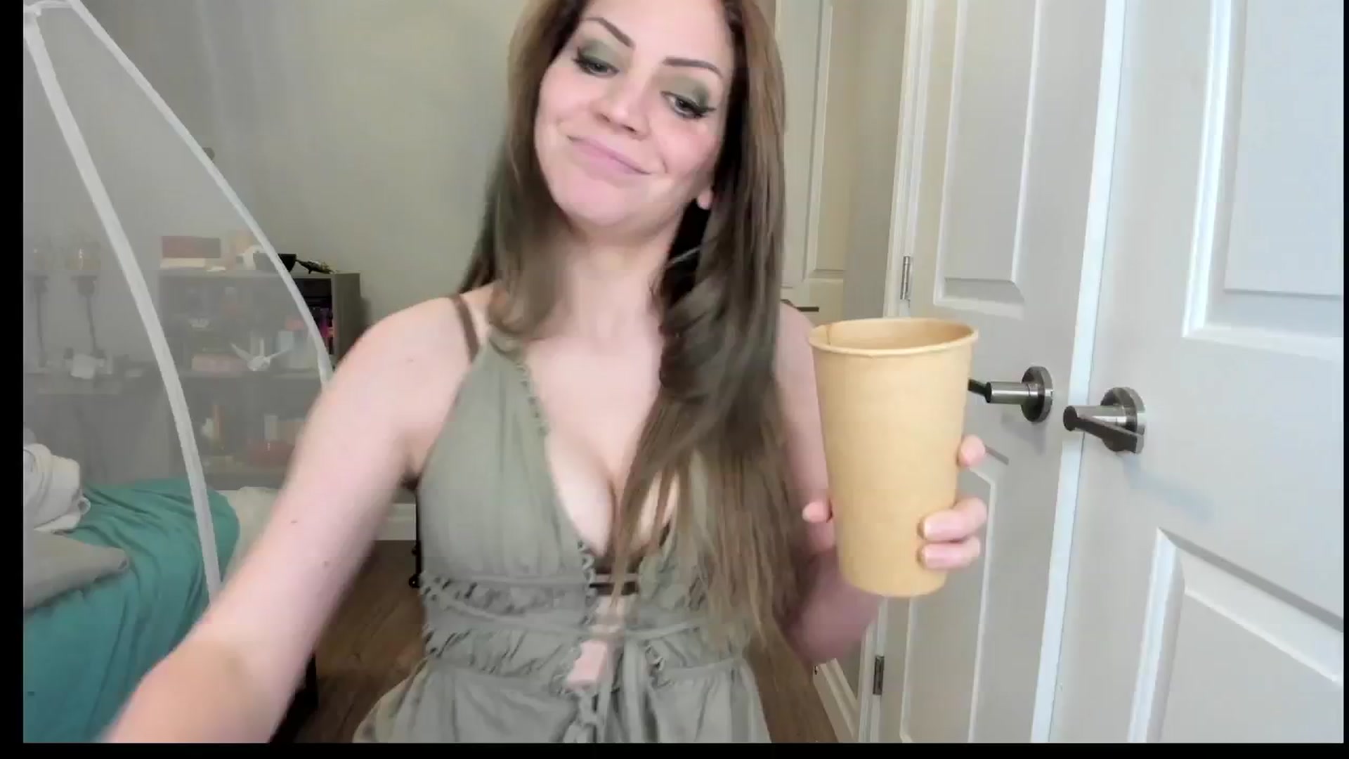 Gallery image thumbnail from Laurel's myfreecams stream on, 05/07/2025, 04:36 image 7 of 20