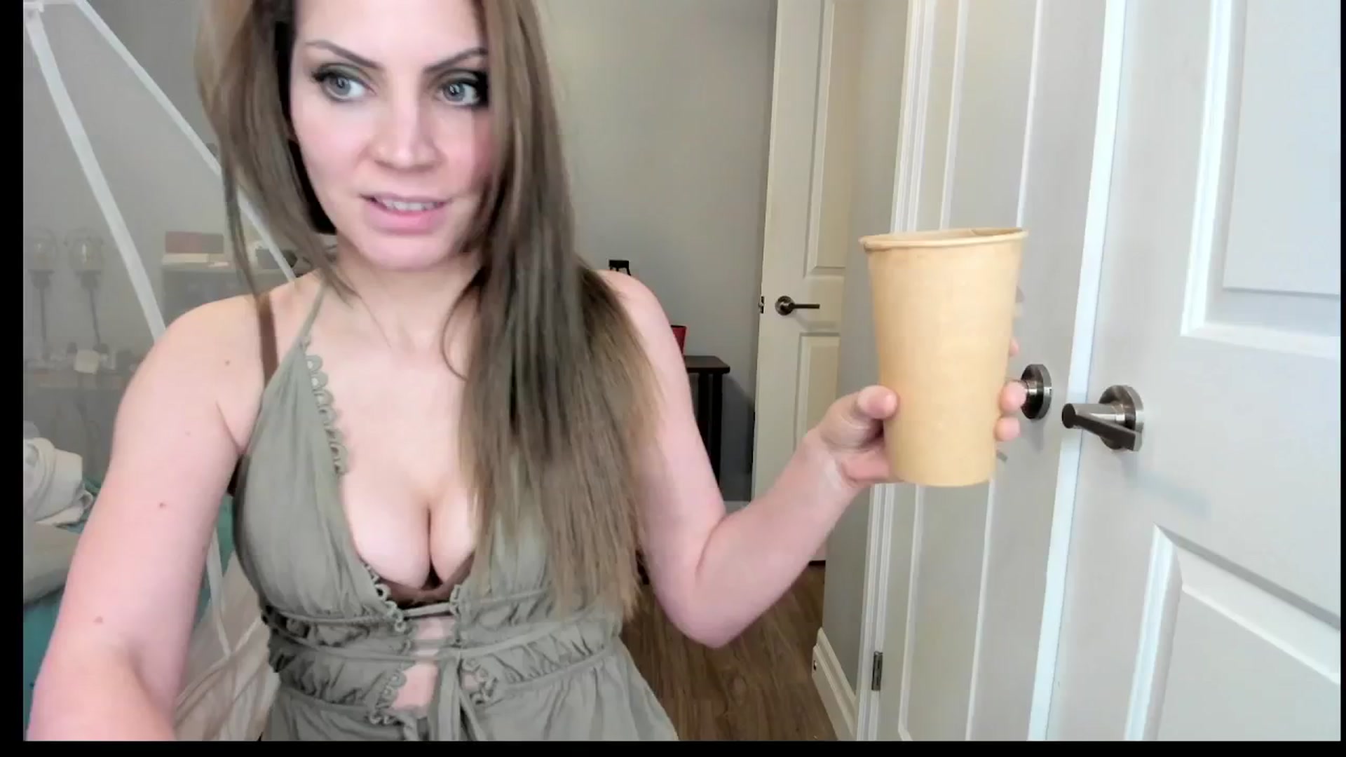 Gallery image thumbnail from Laurel's myfreecams stream on, 05/07/2025, 04:36 image 10 of 20
