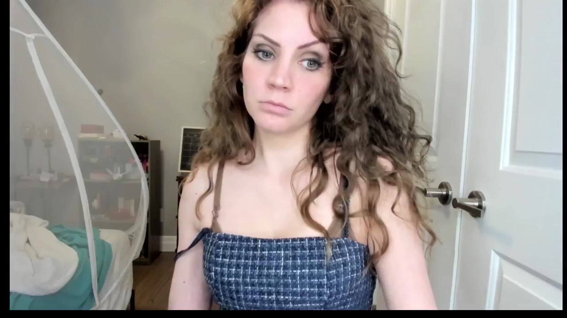 Gallery image thumbnail from Laurel's myfreecams stream on, 05/13/2025, 04:47 image 17 of 20
