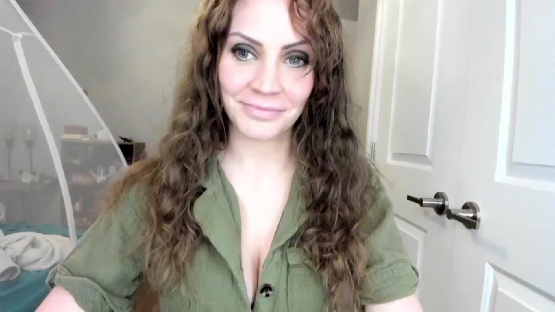 Gallery image thumbnail from Laurel's myfreecams stream on, 05/15/2025, 04:04 image 3 of 20