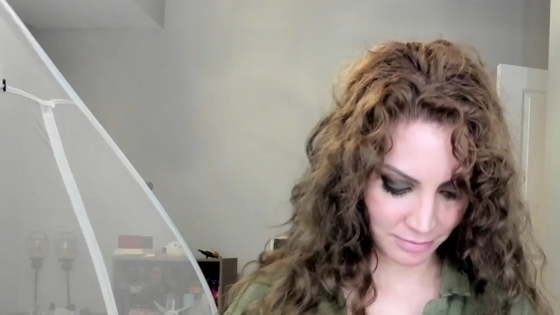 Gallery image thumbnail from Laurel's myfreecams stream on, 05/15/2025, 05:06 image 7 of 20