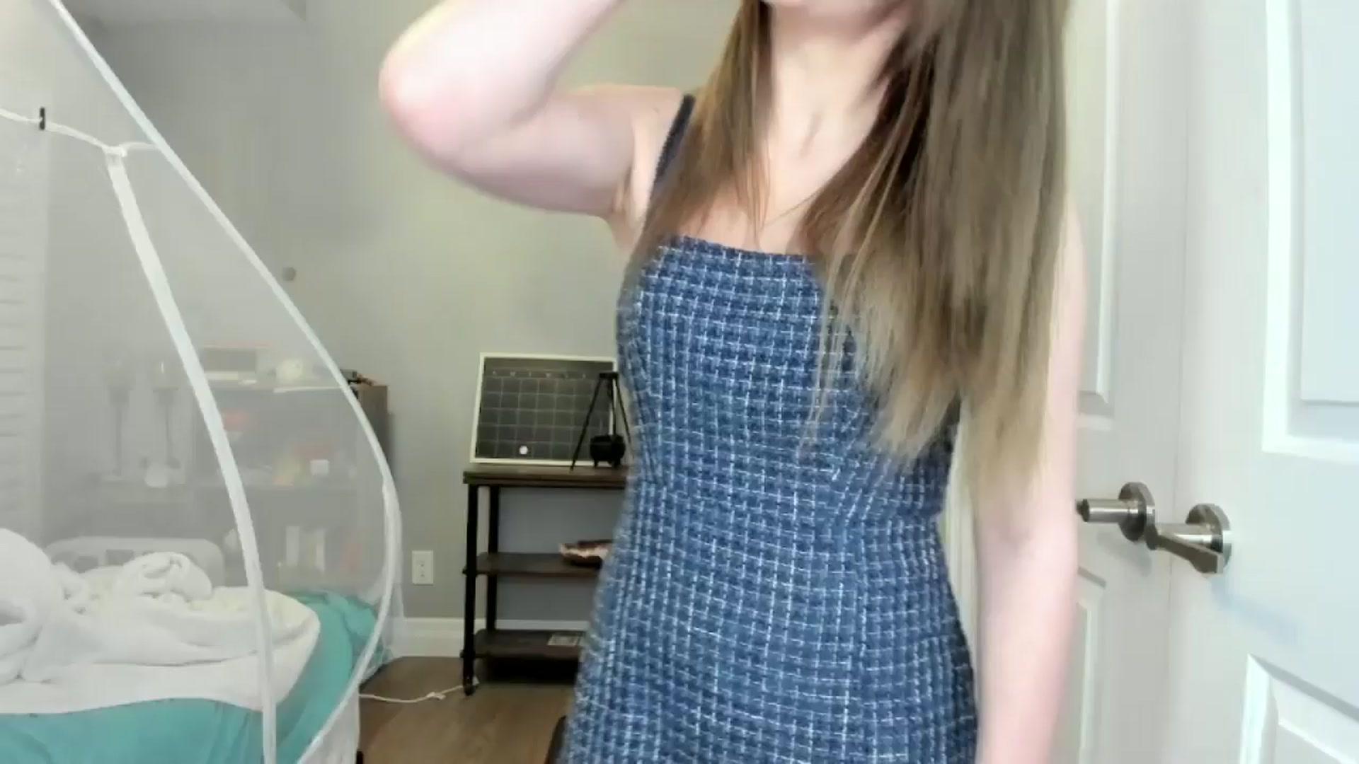 Gallery image thumbnail from Laurel's myfreecams stream on, 05/24/2025, 08:37 image 1 of 20