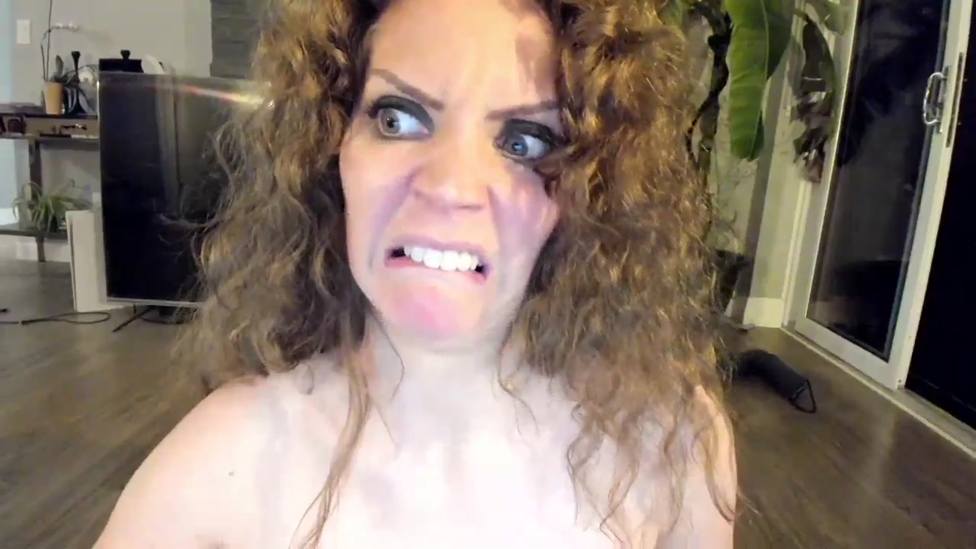 Gallery image thumbnail from Laurel's myfreecams stream on, 06/05/2025, 07:40 image 8 of 20