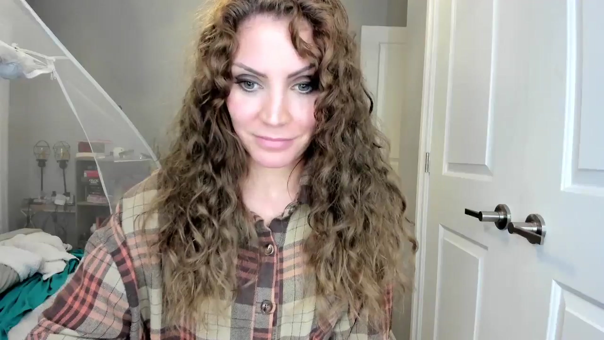 Gallery image thumbnail from Laurel's myfreecams stream on, 06/06/2025, 06:46 image 7 of 20