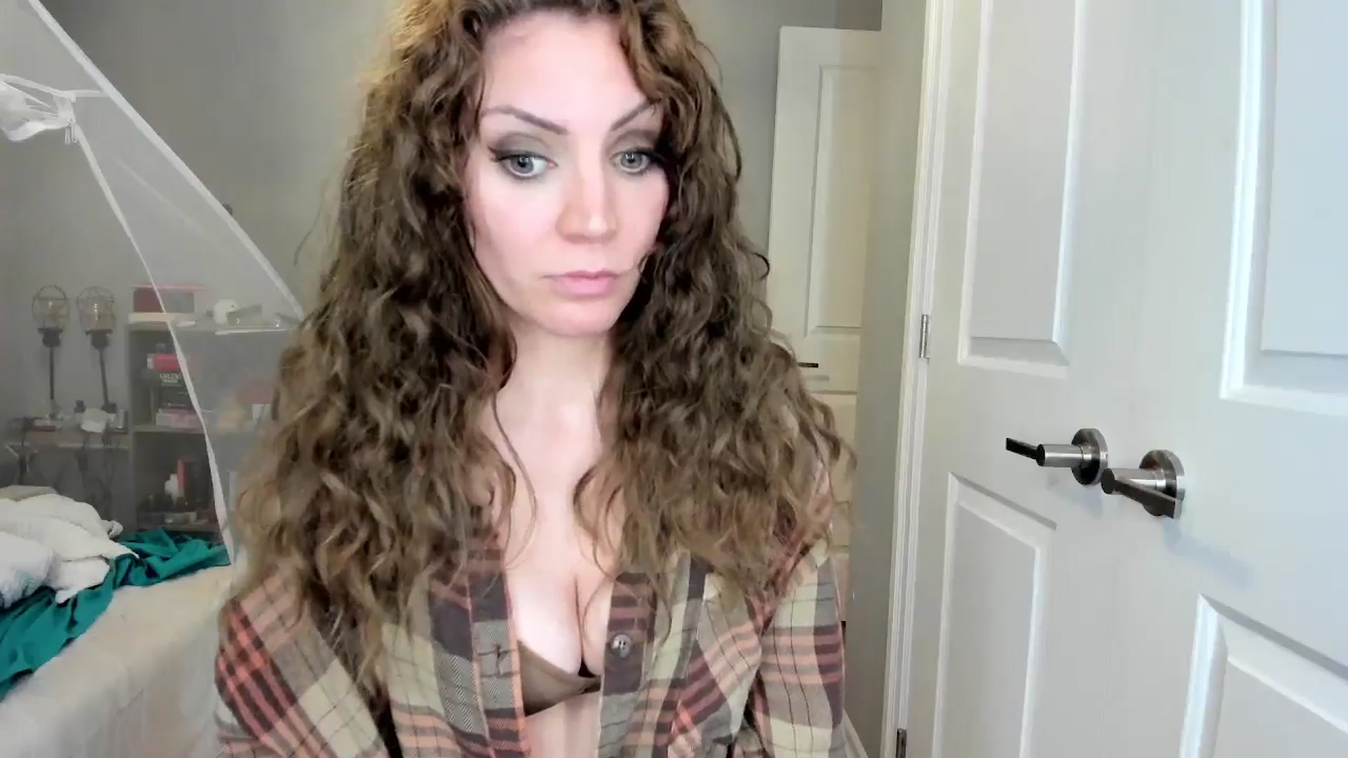 Gallery image thumbnail from Laurel's myfreecams stream on, 06/06/2025, 06:46 image 16 of 20