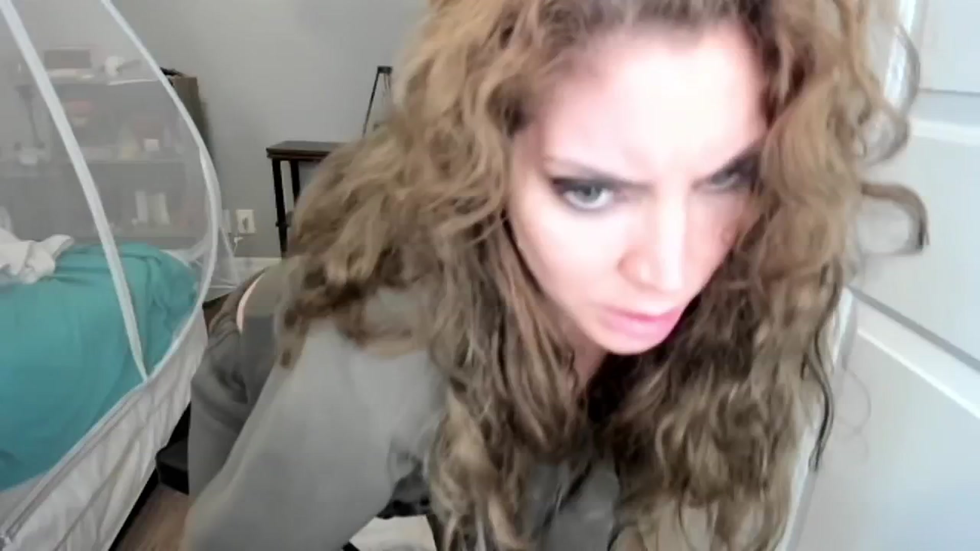 Gallery image thumbnail from Laurel's myfreecams stream on, 06/14/2025, 05:52 image 19 of 20