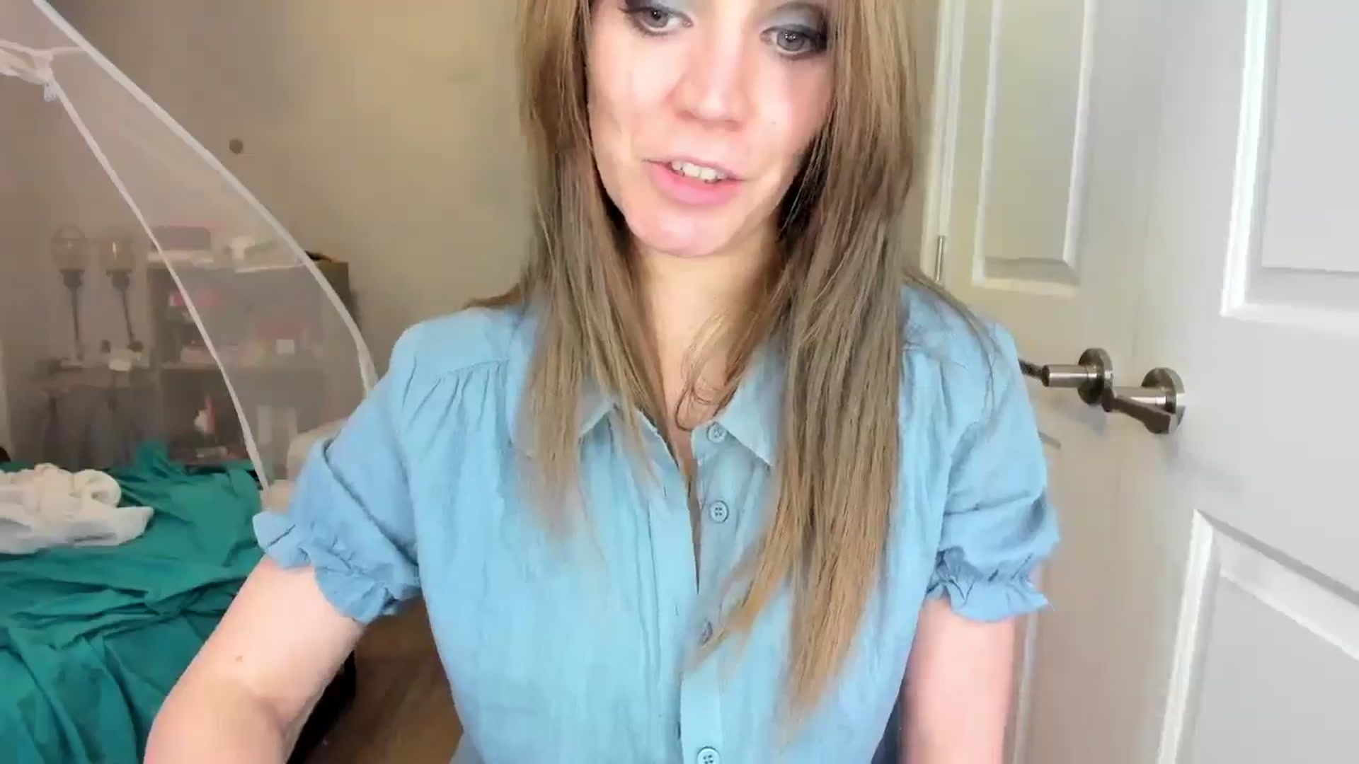 Gallery image thumbnail from Laurel's myfreecams stream on, 06/20/2025, 08:10 image 14 of 20