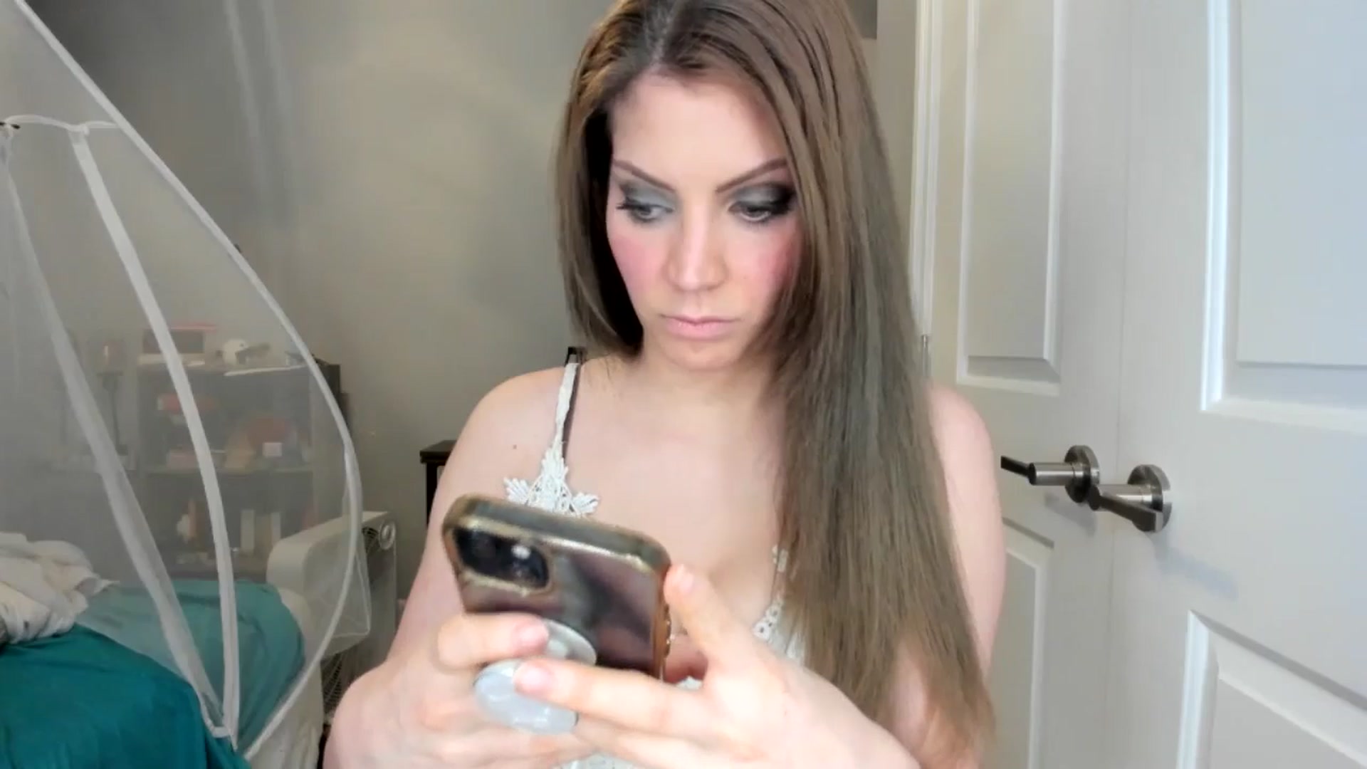 Gallery image thumbnail from Laurel's myfreecams stream on, 06/24/2025, 05:07 image 14 of 20