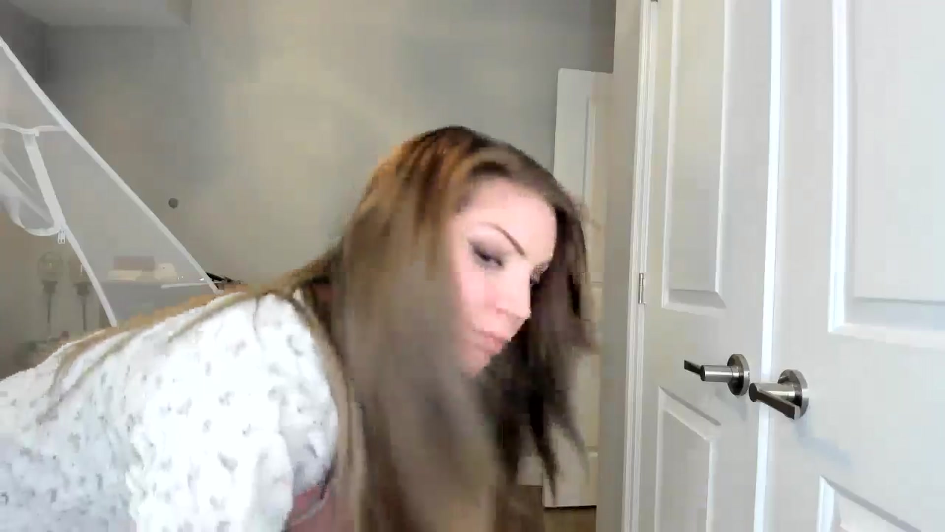 Gallery image thumbnail from Laurel's myfreecams stream on, 07/19/2025, 04:12 image 7 of 20
