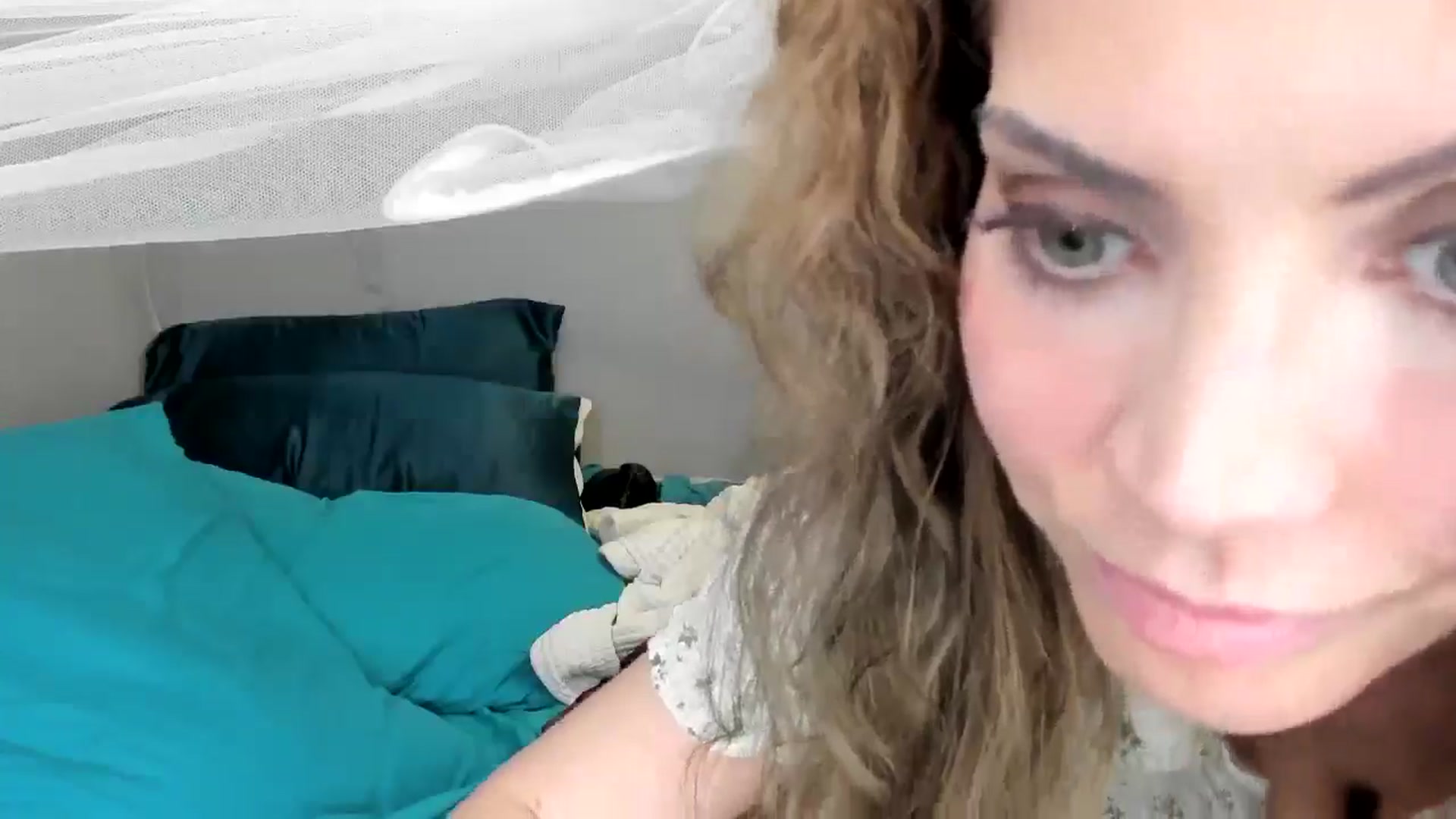 Gallery image thumbnail from Laurel's myfreecams stream on, 08/16/2025, 05:39 image 10 of 20