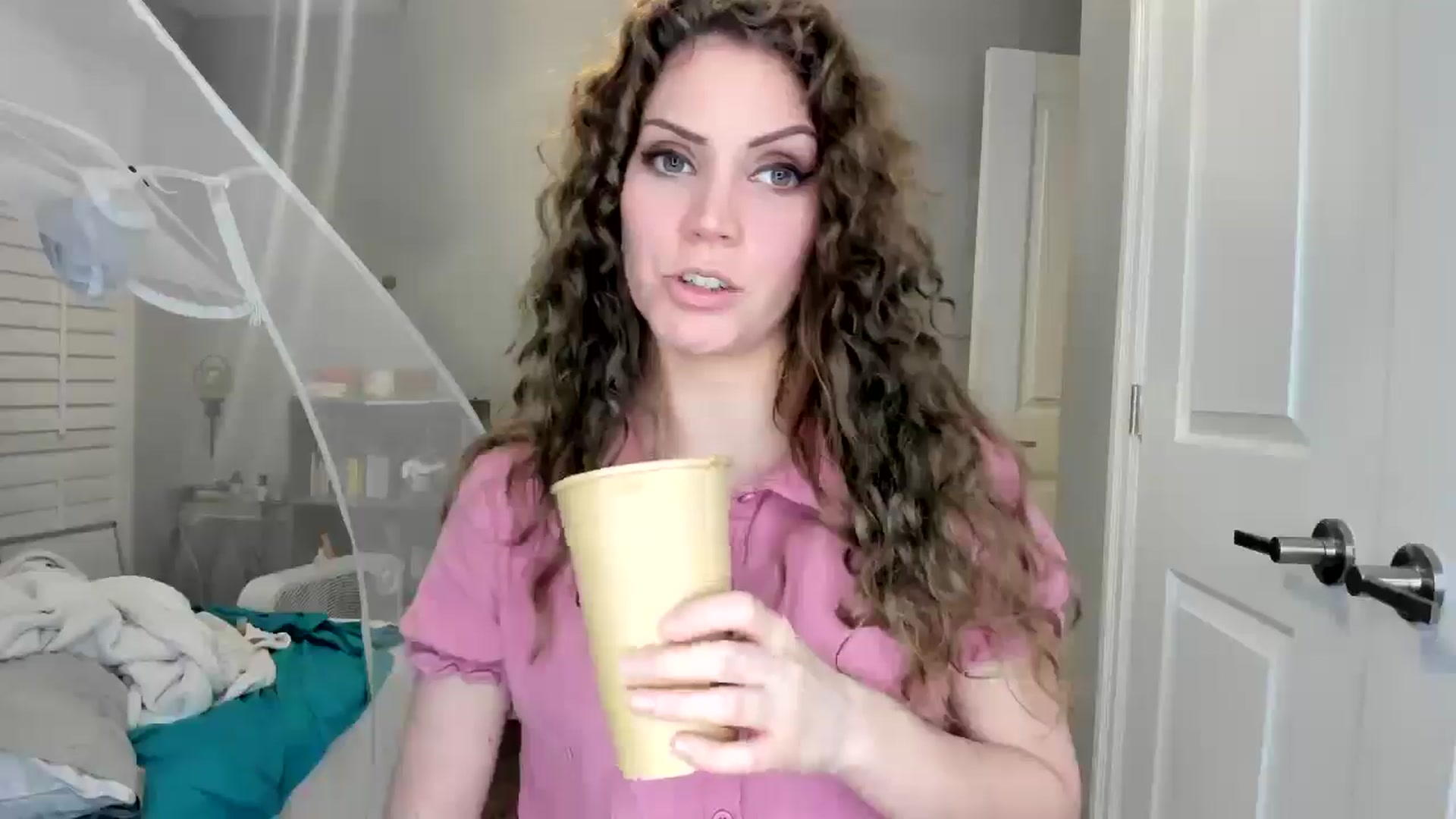 Gallery image thumbnail from Laurel's myfreecams stream on, 08/22/2025, 06:11 image 3 of 20