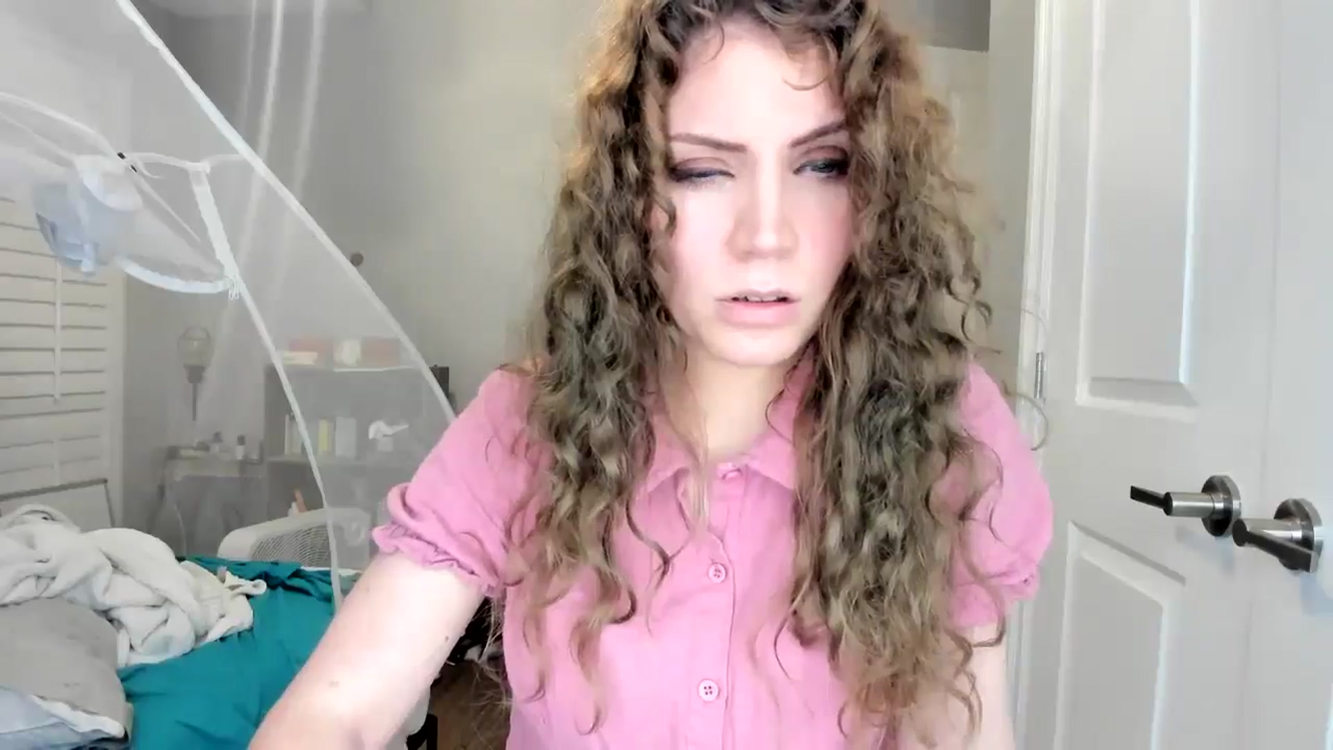 Gallery image thumbnail from Laurel's myfreecams stream on, 08/22/2025, 06:11 image 5 of 20