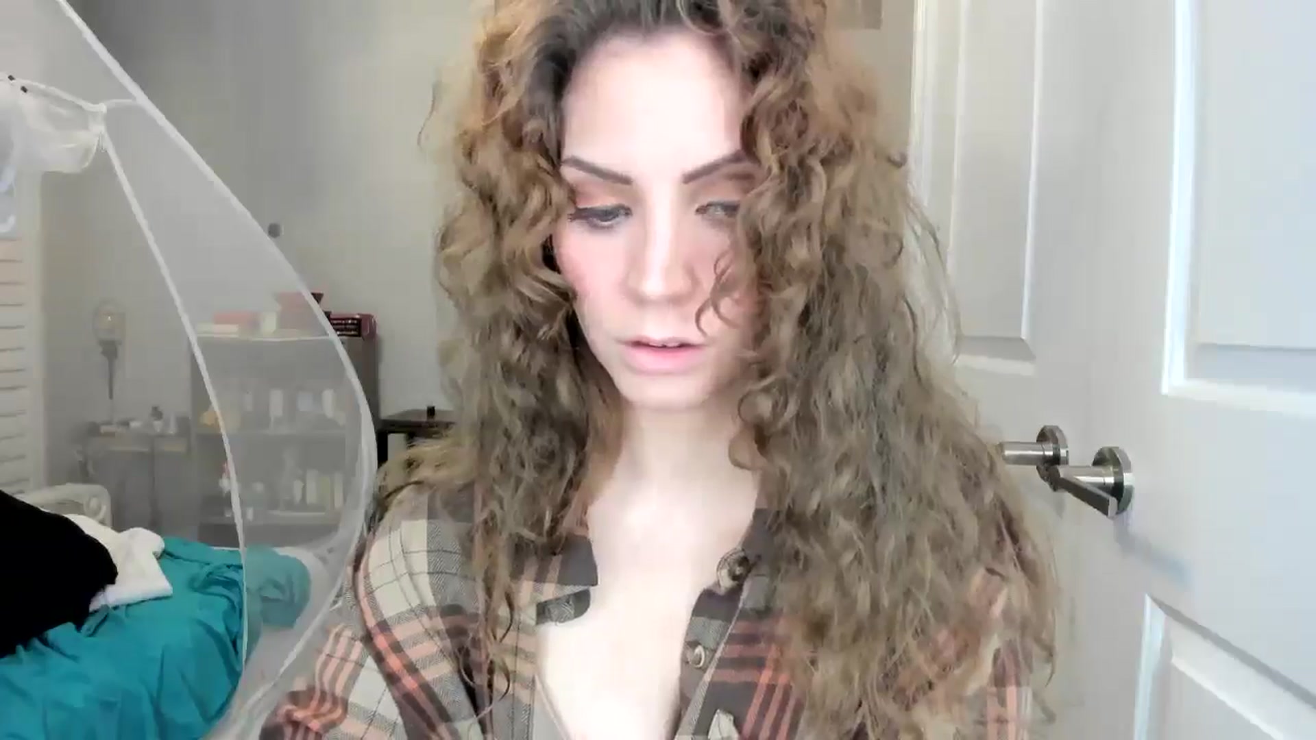 Gallery image thumbnail from Laurel's myfreecams stream on, 09/04/2025, 06:05 image 10 of 20