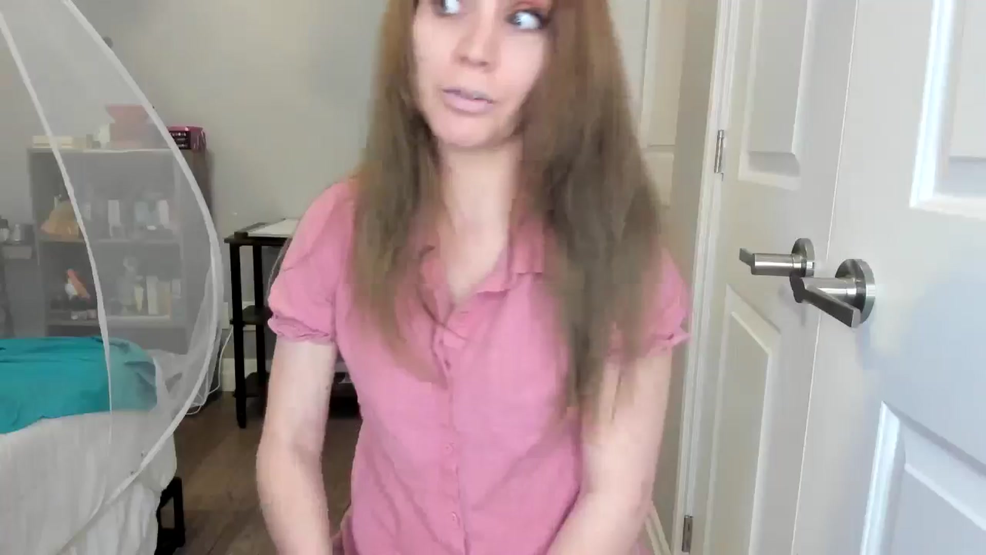 Gallery image thumbnail from Laurel's myfreecams stream on, 09/28/2025, 07:16 image 2 of 20
