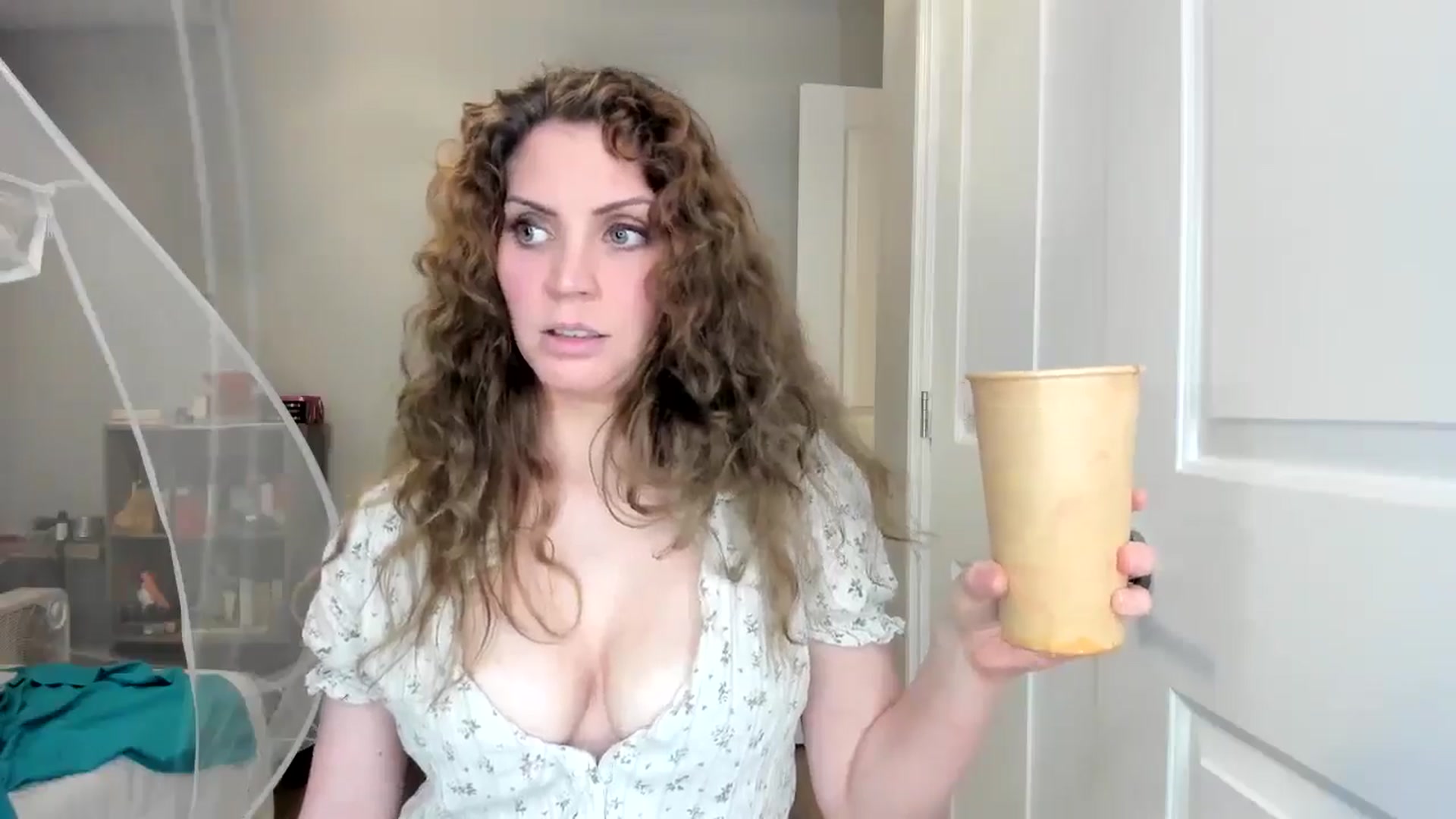 Gallery image thumbnail from Laurel's myfreecams stream on, 10/15/2025, 08:11 image 7 of 20