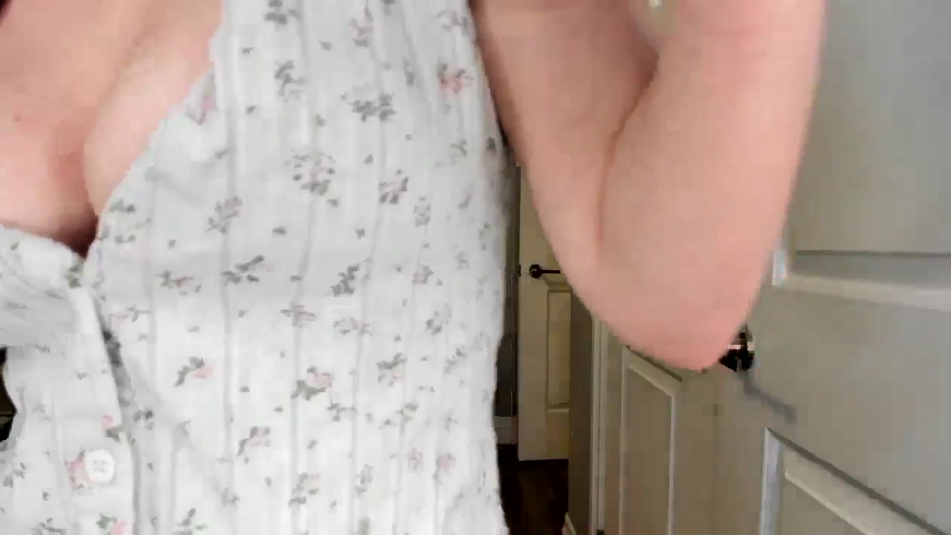 Gallery image thumbnail from Laurel's myfreecams stream on, 10/15/2025, 08:11 image 12 of 20