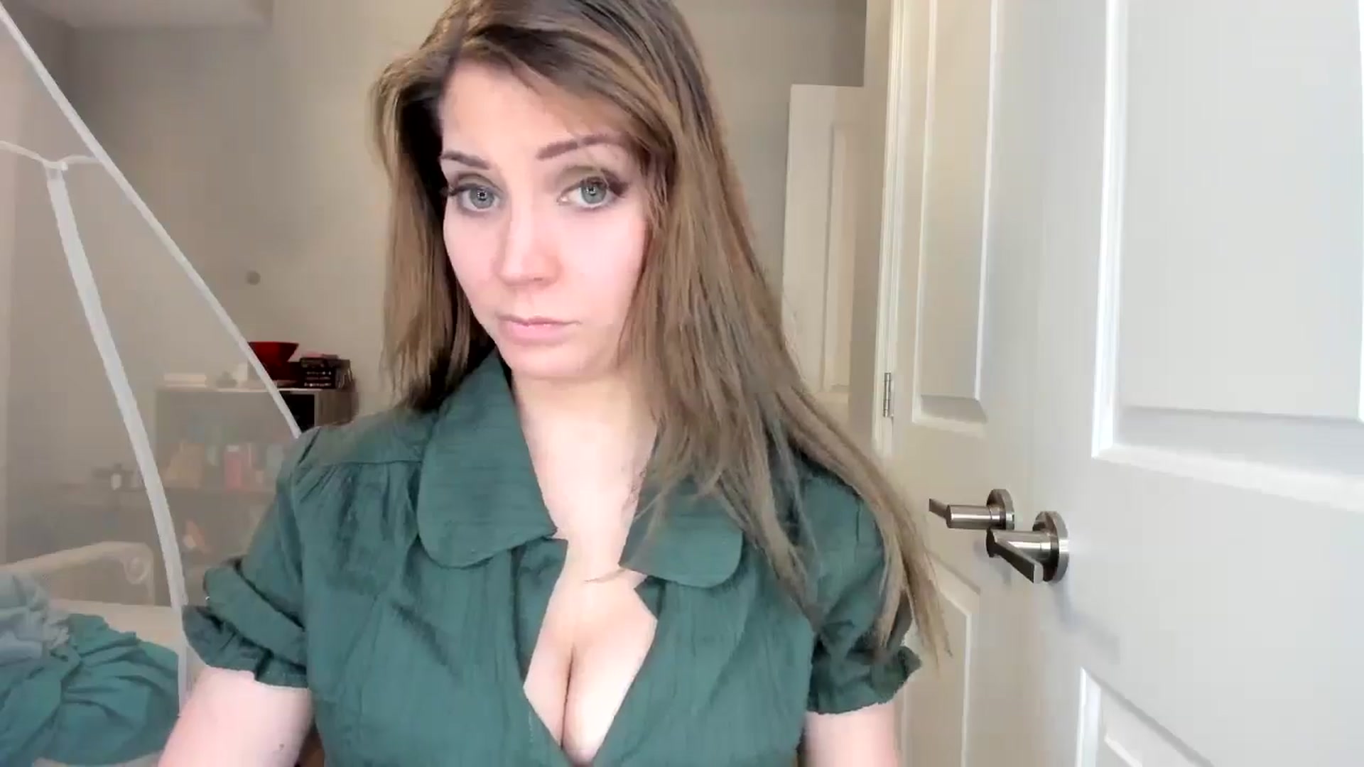 Gallery image thumbnail from Laurel's myfreecams stream on, 10/26/2025, 08:23 image 2 of 20