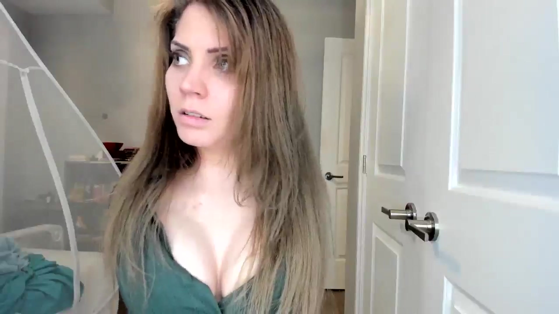 Gallery image thumbnail from Laurel's myfreecams stream on, 10/26/2025, 08:23 image 18 of 20
