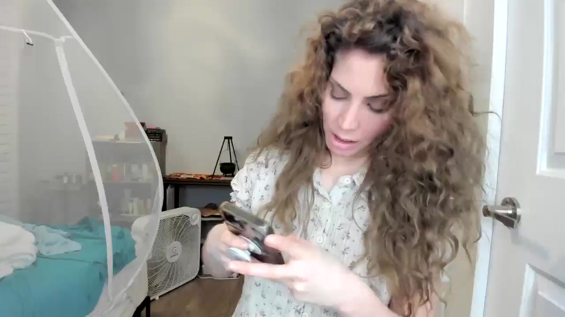 Gallery image thumbnail from Laurel's myfreecams stream on, 10/28/2025, 06:50 image 3 of 20