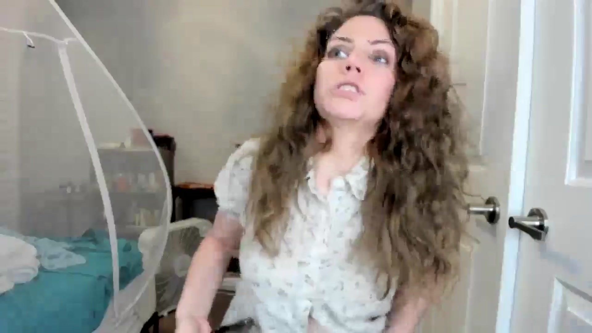Gallery image thumbnail from Laurel's myfreecams stream on, 10/28/2025, 06:50 image 10 of 20