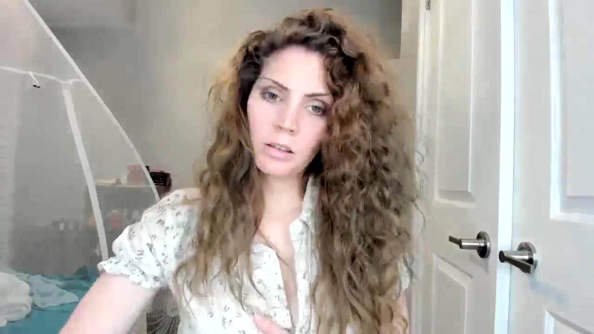 Gallery image thumbnail from Laurel's myfreecams stream on, 10/28/2025, 07:31 image 2 of 20