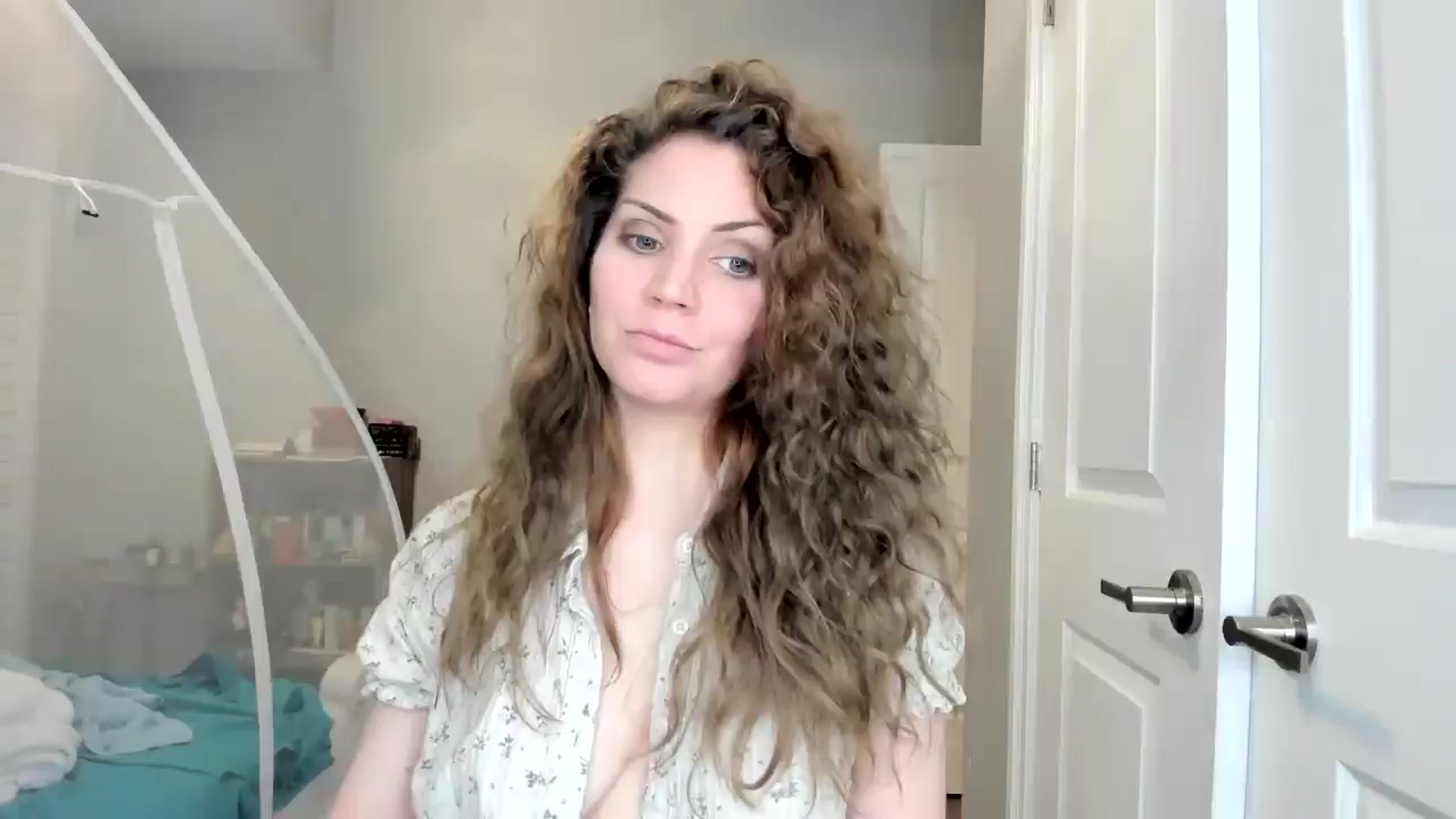 Gallery image thumbnail from Laurel's myfreecams stream on, 10/28/2025, 07:31 image 3 of 20
