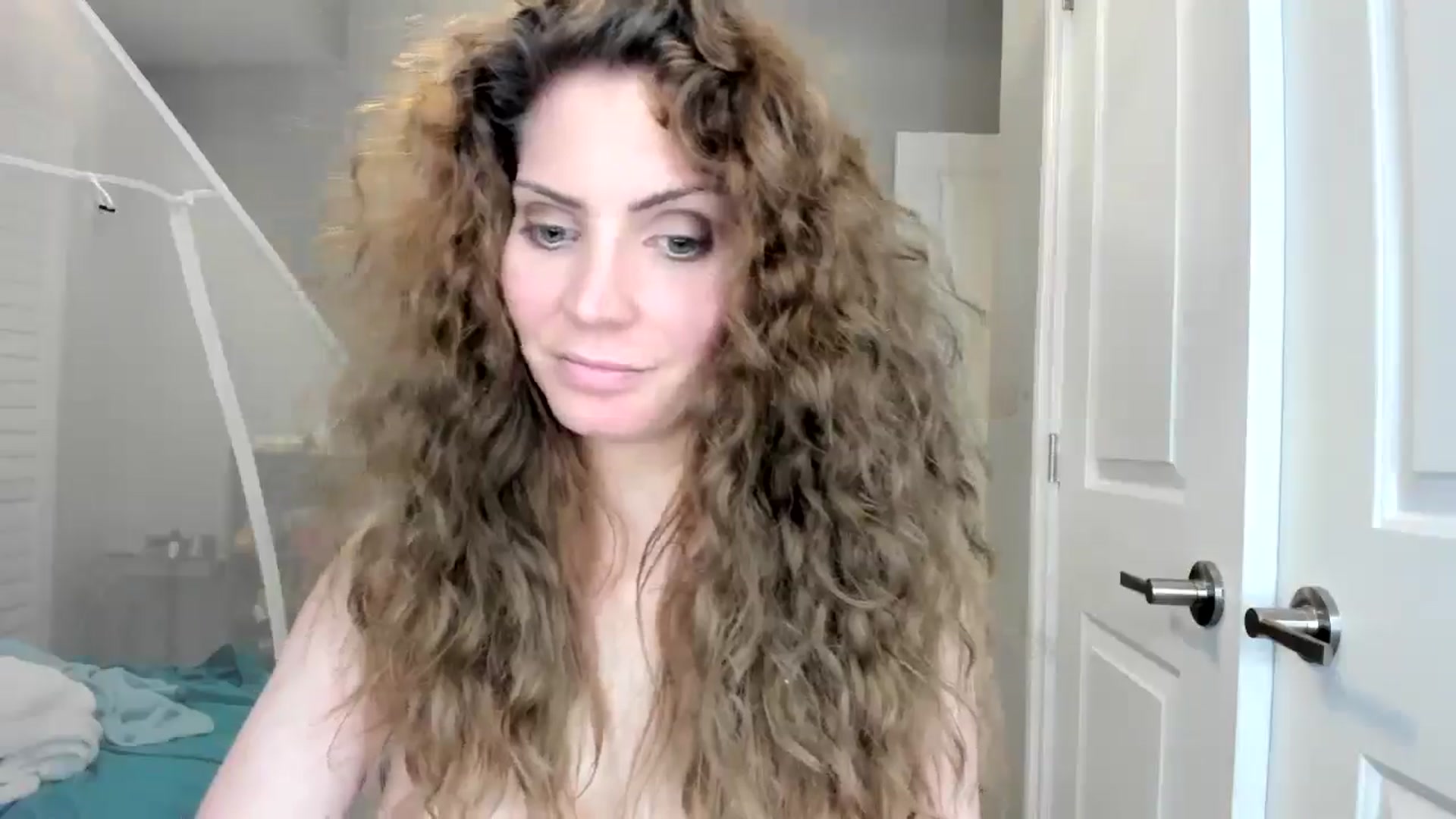 Gallery image thumbnail from Laurel's myfreecams stream on, 10/28/2025, 07:31 image 14 of 20