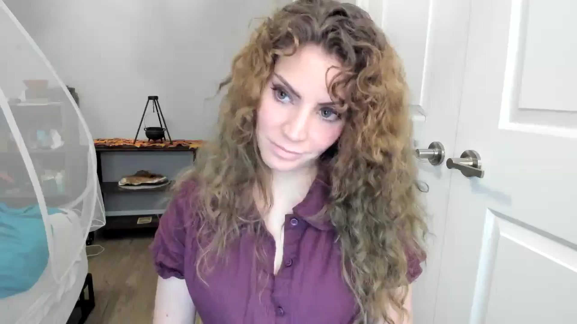 Gallery image thumbnail from Laurel's myfreecams stream on, 11/15/2025, 08:14 image 18 of 20
