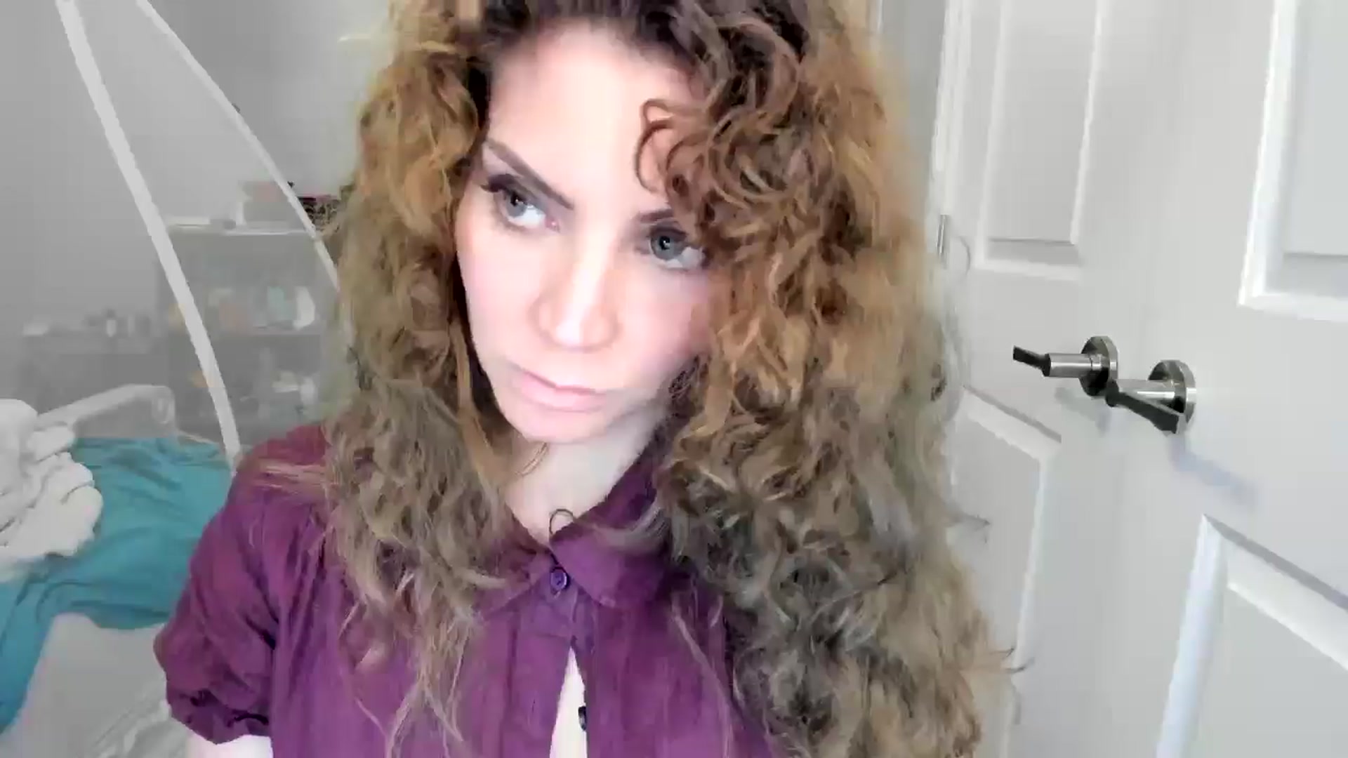 Gallery image thumbnail from Laurel's myfreecams stream on, 11/15/2025, 08:14 image 17 of 20