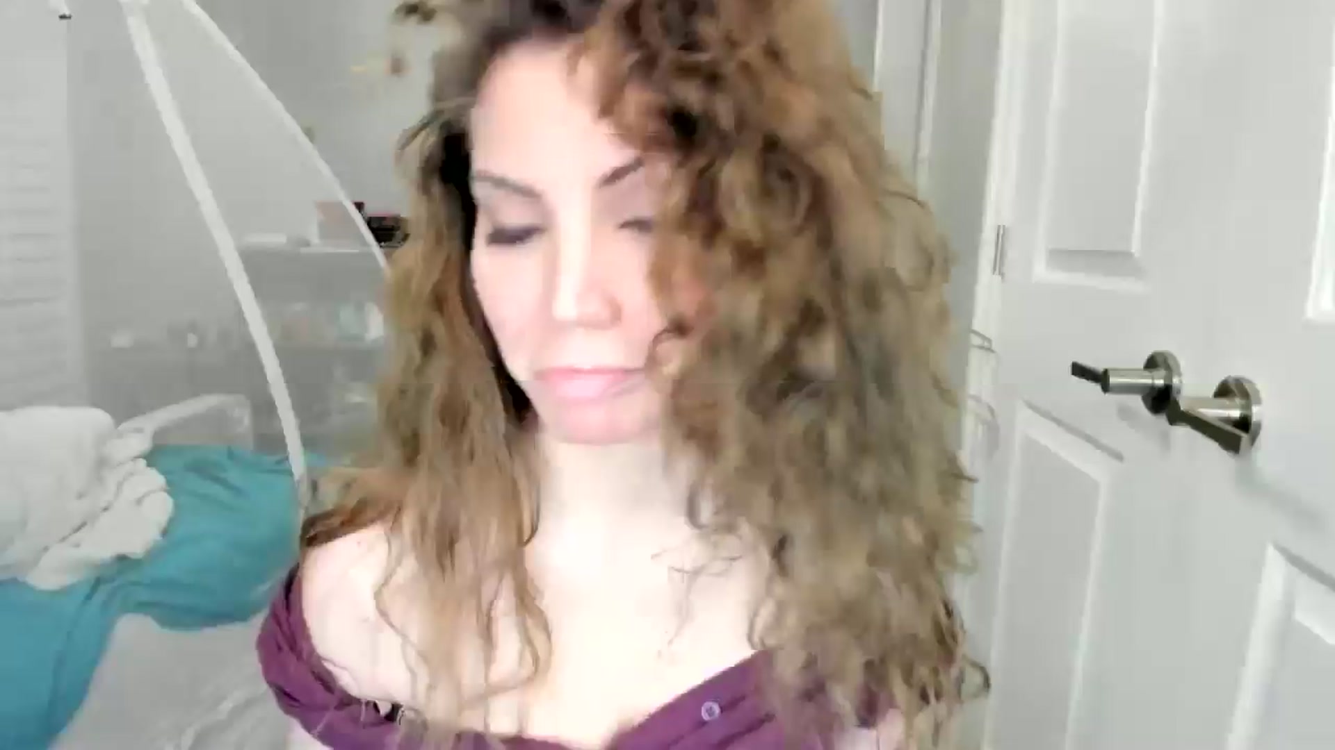 Gallery image thumbnail from Laurel's myfreecams stream on, 11/15/2025, 08:49 image 3 of 20