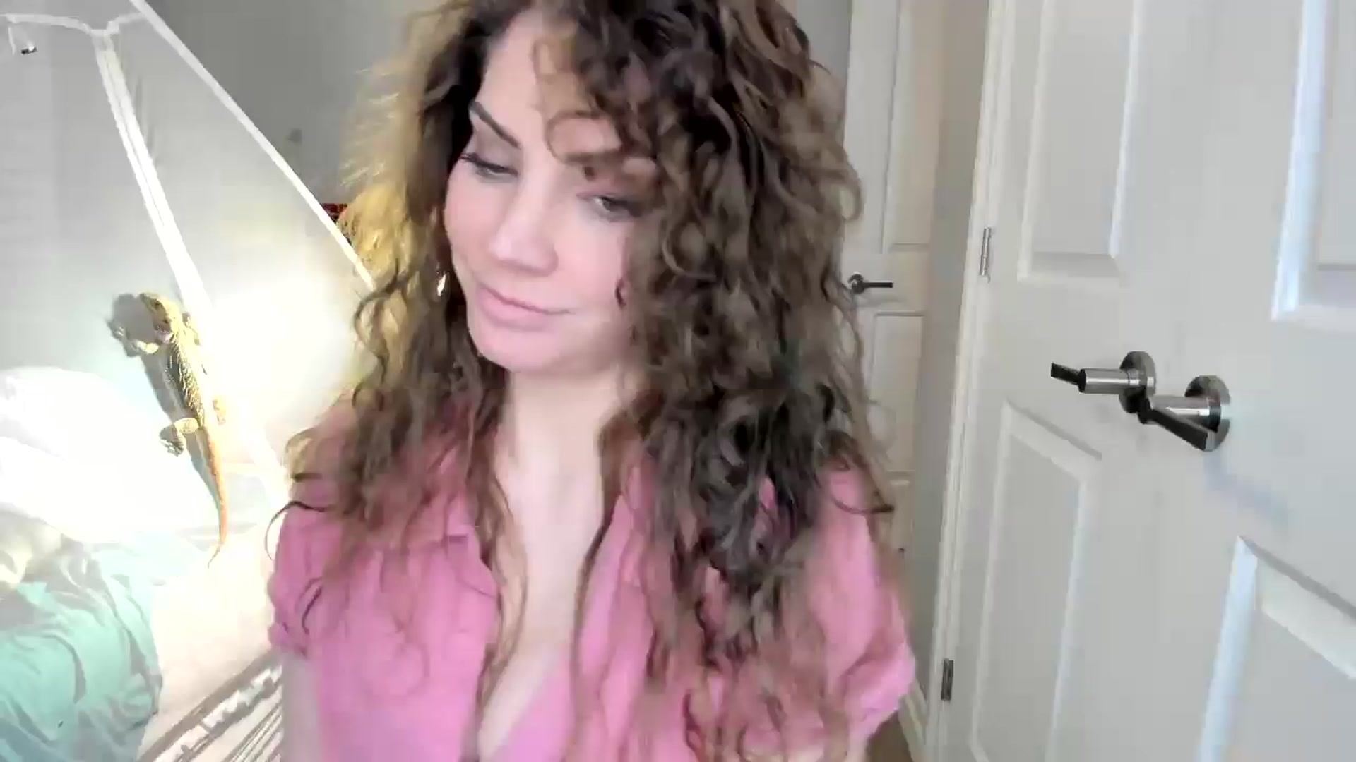 Gallery image thumbnail from Laurel's myfreecams stream on, 11/17/2025, 06:12 image 9 of 20