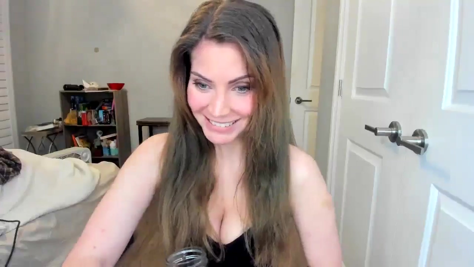 Gallery image thumbnail from Laurel's myfreecams stream on, 12/12/2025, 09:30 image 6 of 20