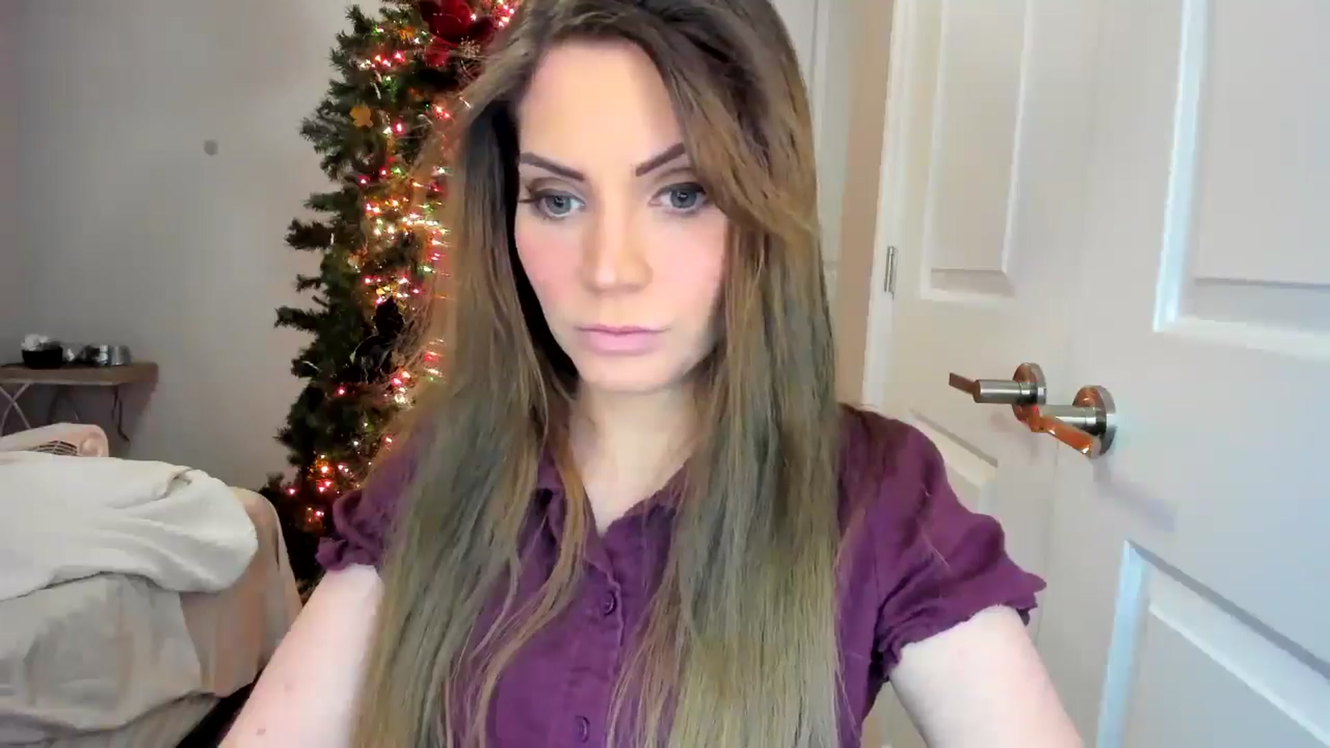 Gallery image thumbnail from Laurel's myfreecams stream on, 12/27/2025, 07:23 image 7 of 20