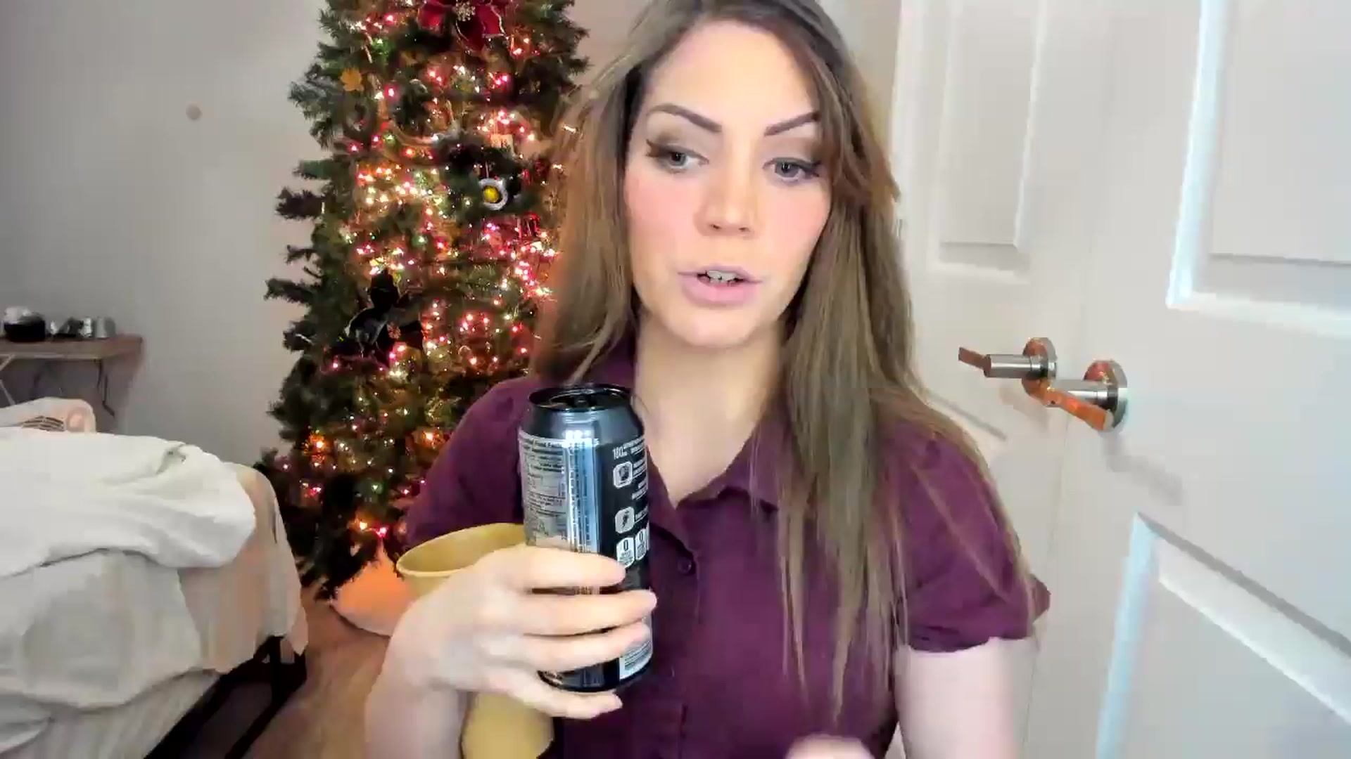 Gallery image thumbnail from Laurel's myfreecams stream on, 12/27/2025, 07:23 image 3 of 20