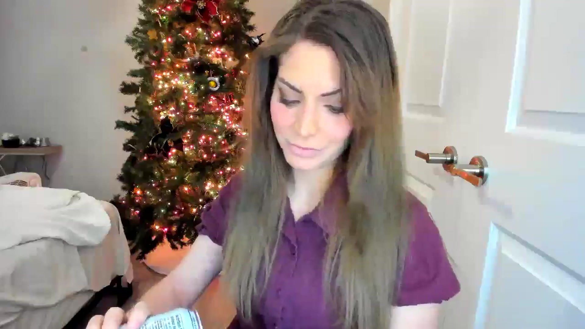 Gallery image thumbnail from Laurel's myfreecams stream on, 12/27/2025, 07:23 image 4 of 20
