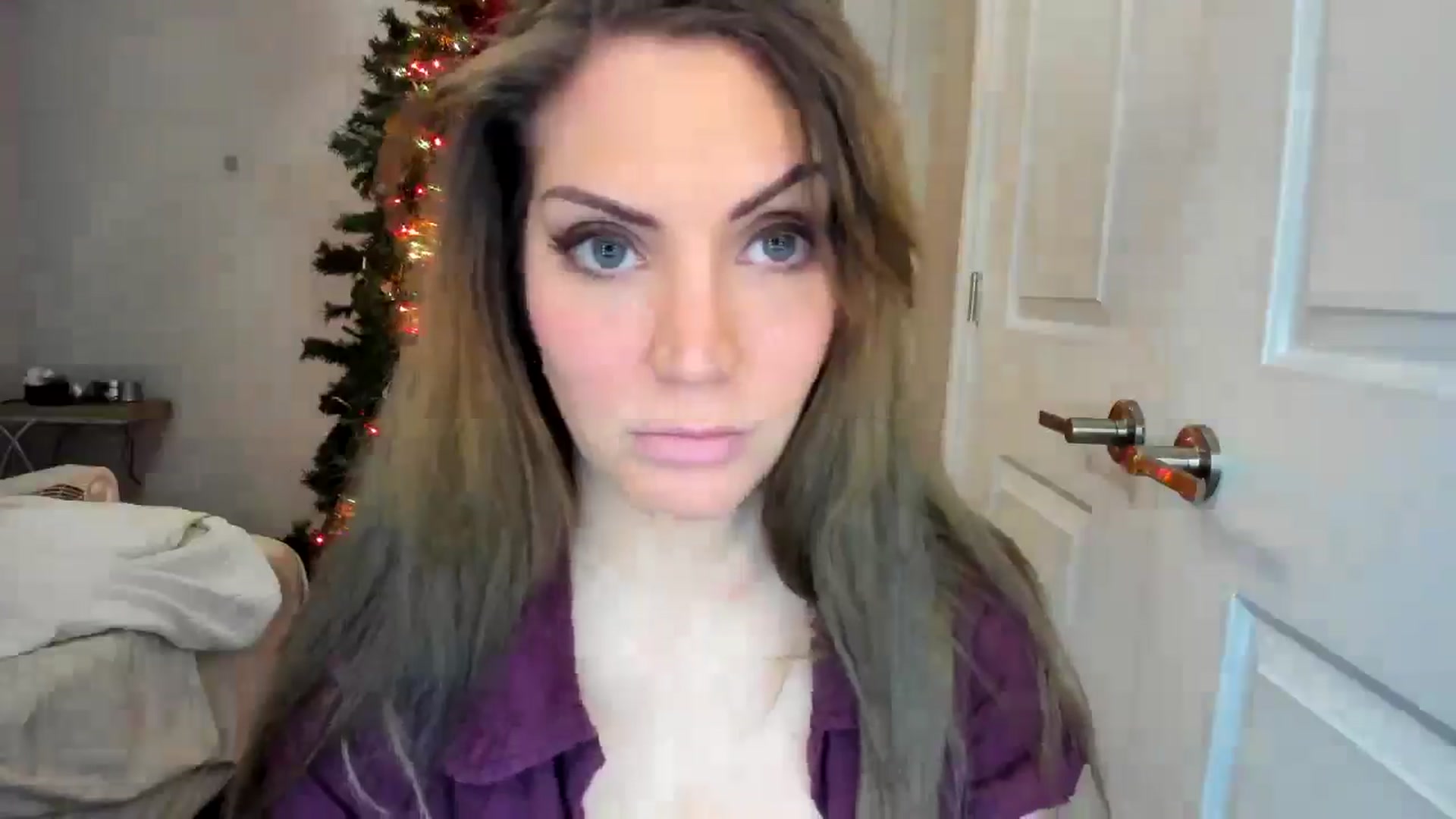 Gallery image thumbnail from Laurel's myfreecams stream on, 12/27/2025, 07:23 image 18 of 20