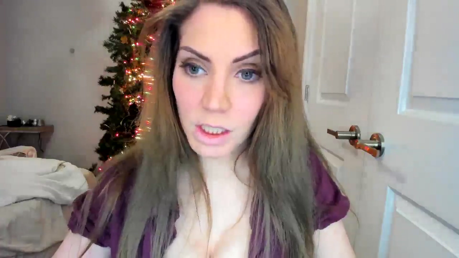 Gallery image thumbnail from Laurel's myfreecams stream on, 12/27/2025, 07:23 image 19 of 20