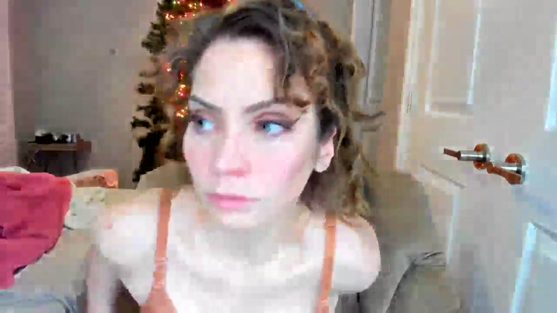 Gallery image thumbnail from Laurel's myfreecams stream on, 01/04/2026, 07:07 image 18 of 20