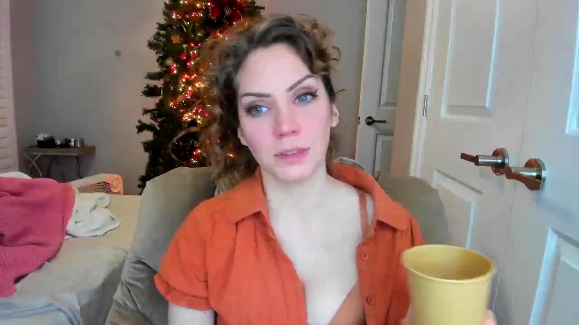 Gallery image thumbnail from Laurel's myfreecams stream on, 01/04/2026, 07:07 image 14 of 20