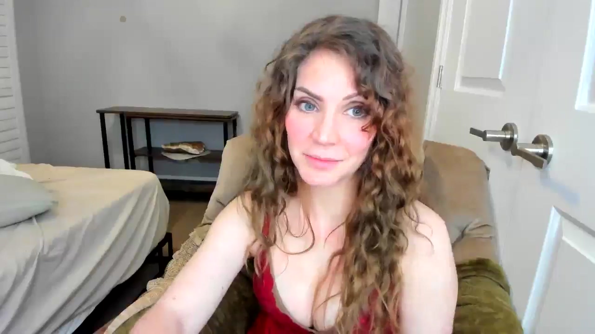 Gallery image thumbnail from Laurel's myfreecams stream on, 01/19/2026, 24:12 image 3 of 20