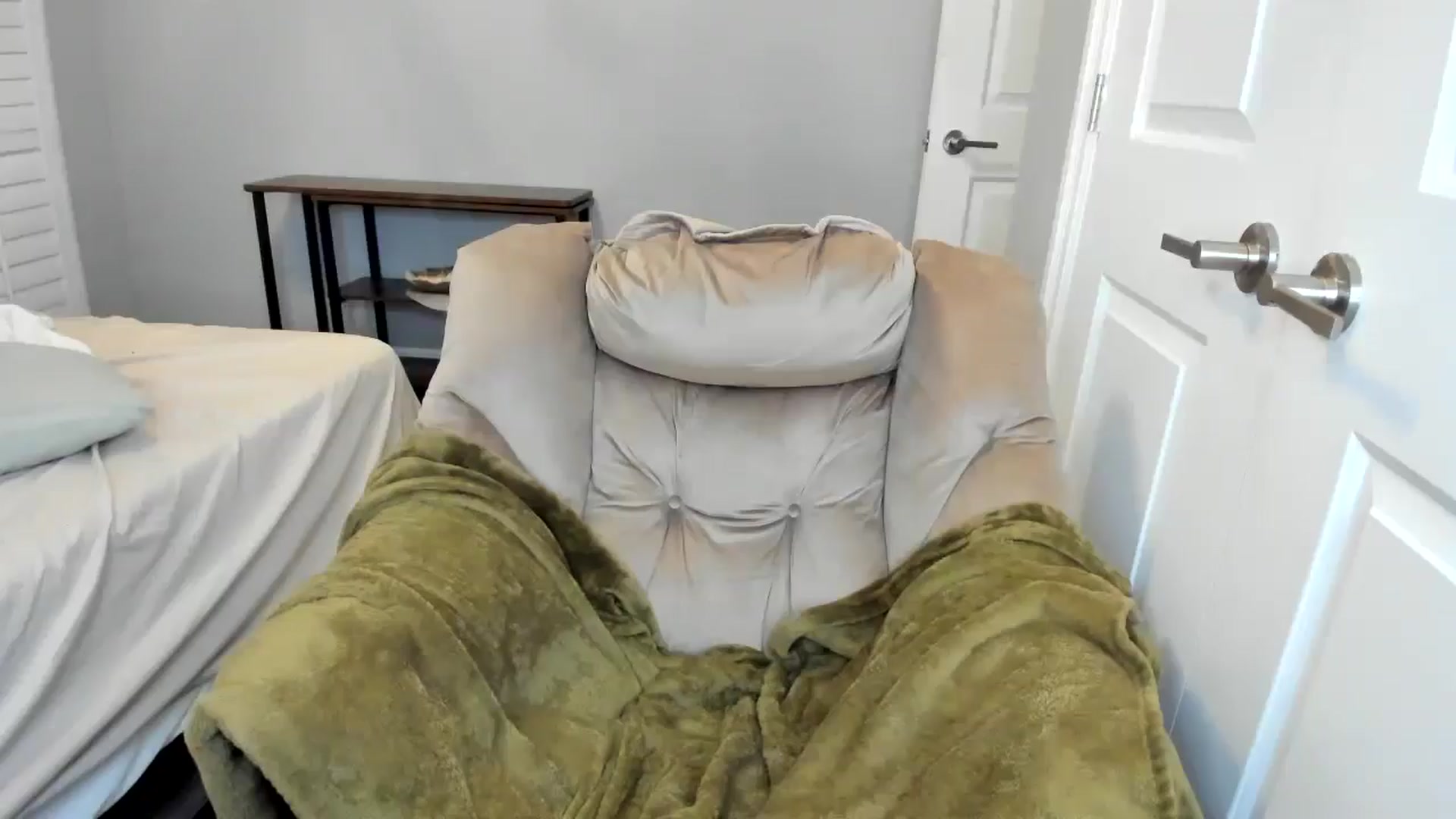 Gallery image thumbnail from Laurel's myfreecams stream on, 01/19/2026, 24:12 image 19 of 20