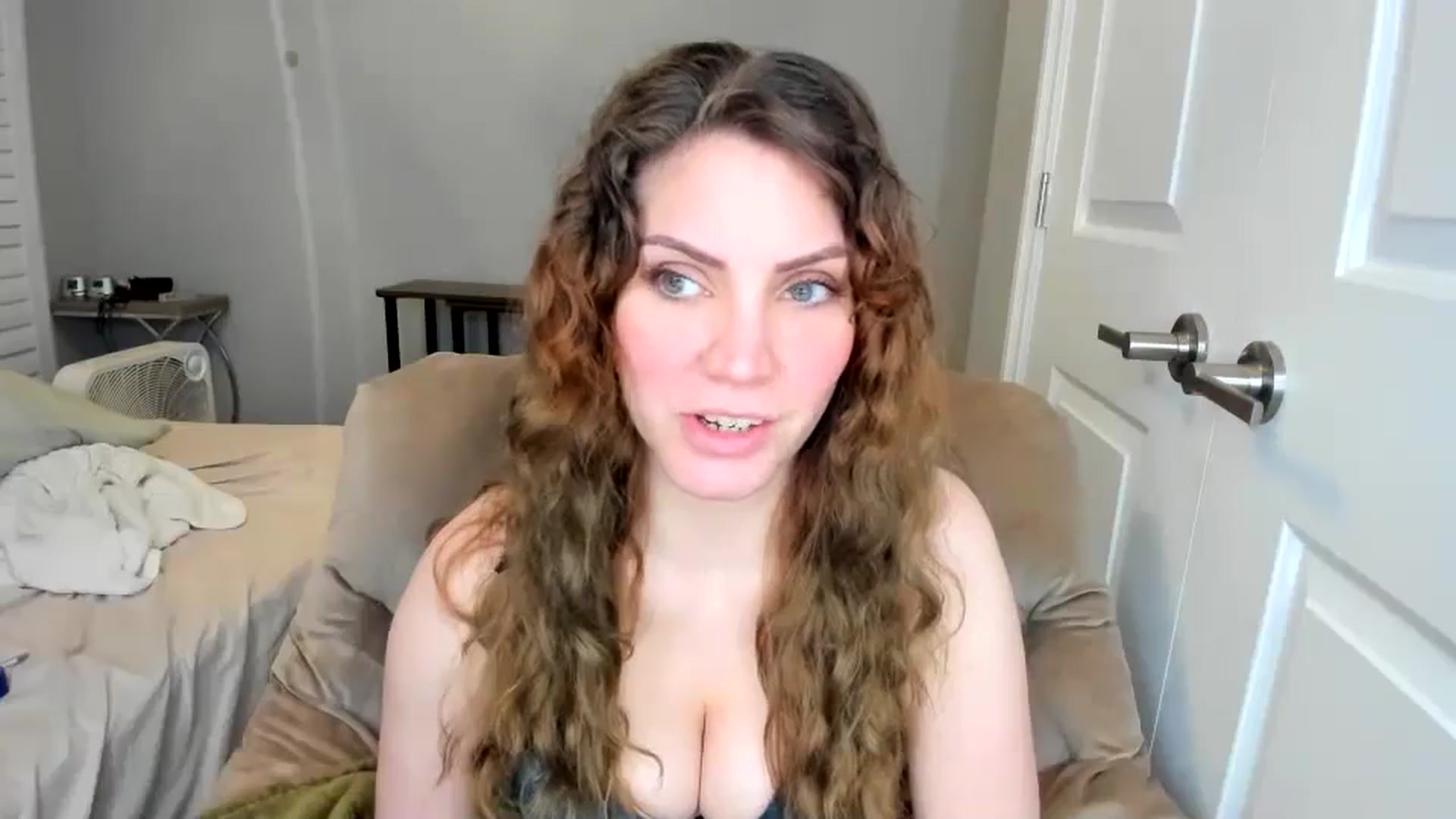 Gallery image thumbnail from Laurel's myfreecams stream on, 01/24/2026, 03:57 image 3 of 20