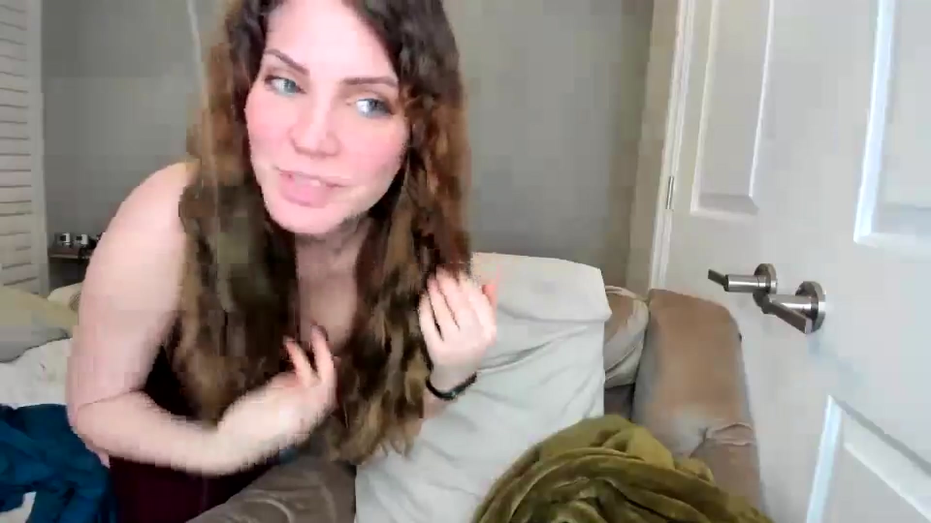 Gallery image thumbnail from Laurel's myfreecams stream on, 01/24/2026, 05:02 image 10 of 20