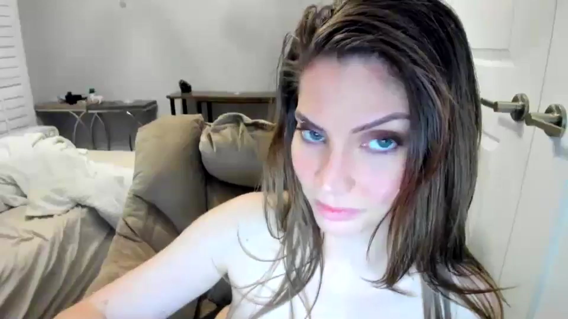 Gallery image thumbnail from Laurel's myfreecams stream on, 02/09/2026, 07:48 image 7 of 20