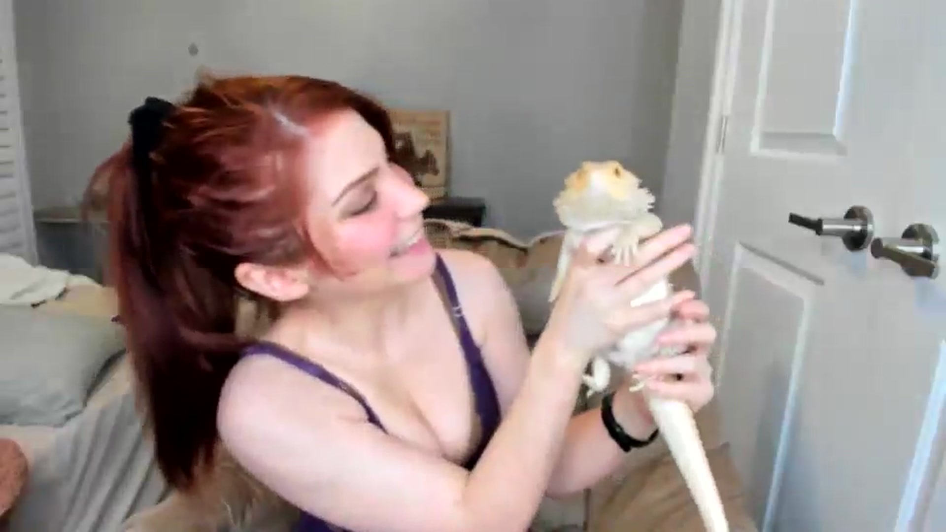 Gallery image thumbnail from Laurel's myfreecams stream on, 02/20/2026, 06:29 image 16 of 20