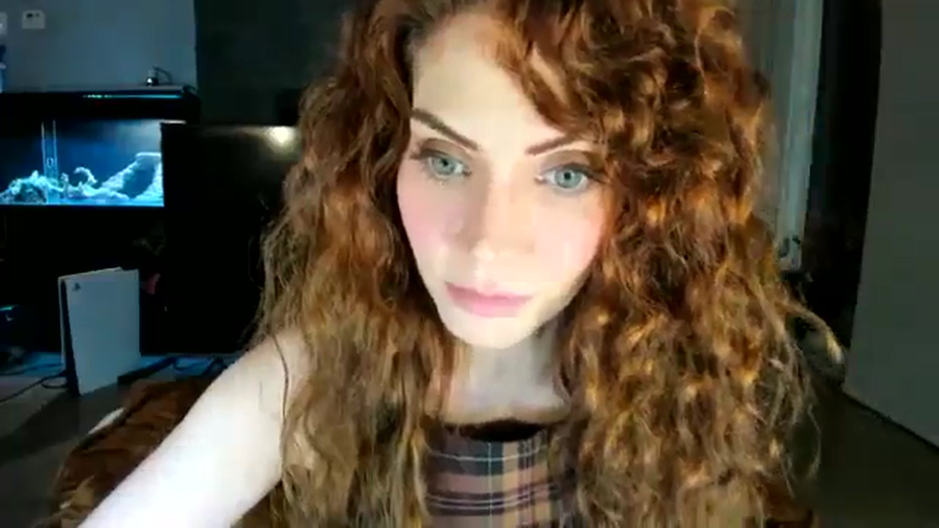 Gallery image thumbnail from Laurel's myfreecams stream on, 03/28/2026, 03:42 image 17 of 20