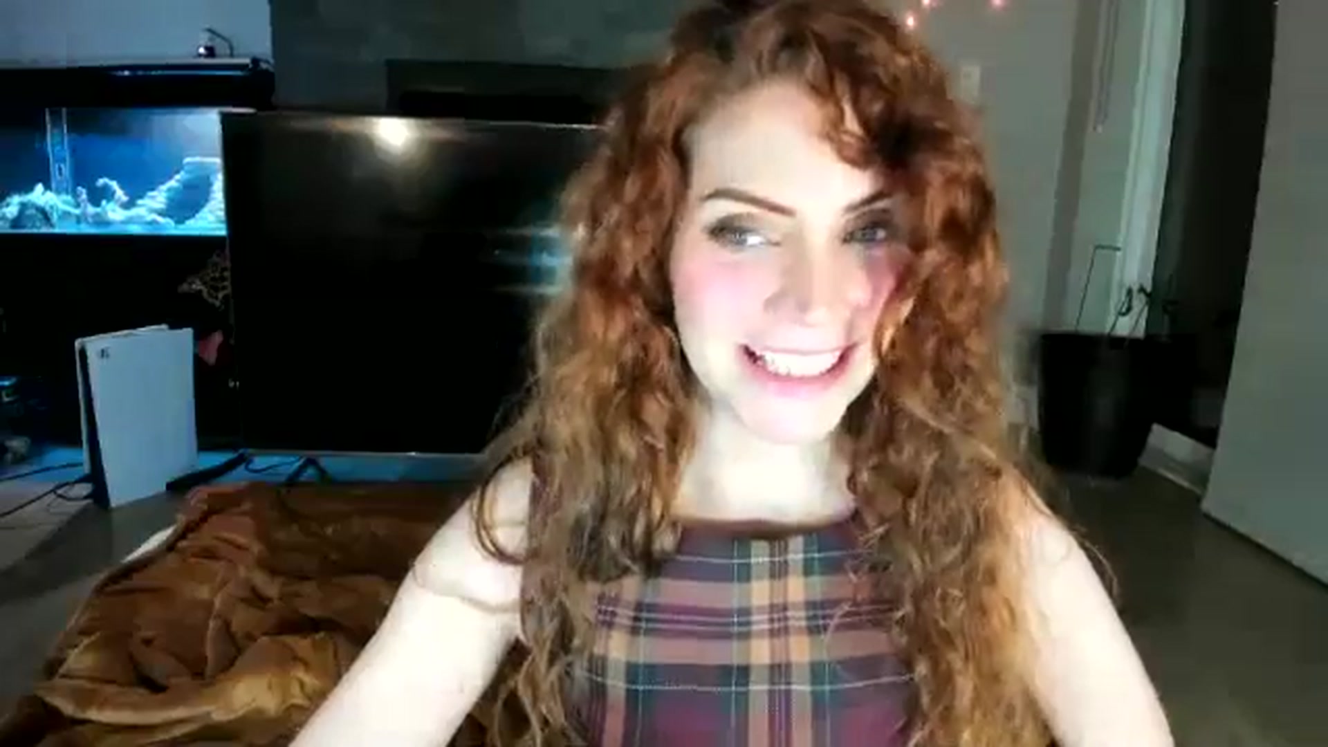 Gallery image thumbnail from Laurel's myfreecams stream on, 03/28/2026, 03:42 image 5 of 20