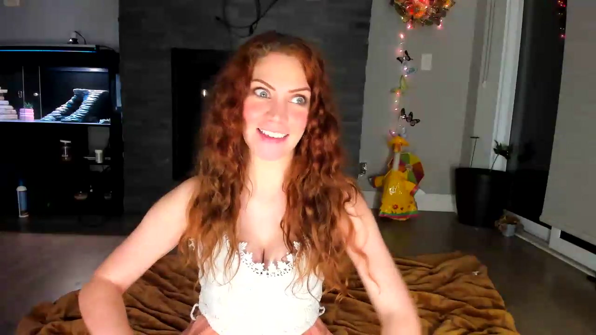 Gallery image thumbnail from Laurel's myfreecams stream on, 07/16/2026, 04:48 image 10 of 20