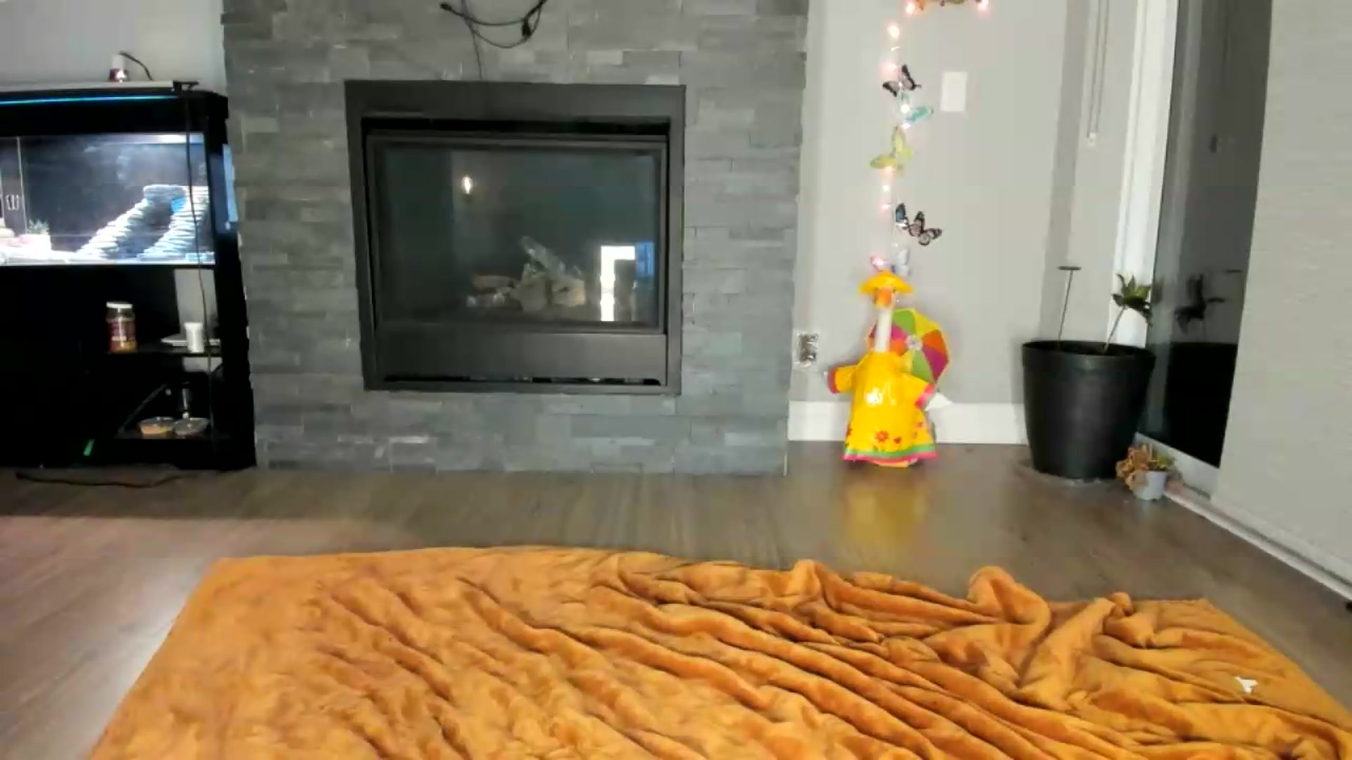 Gallery image thumbnail from Laurel's myfreecams stream on, 07/21/2026, 04:37 image 7 of 20